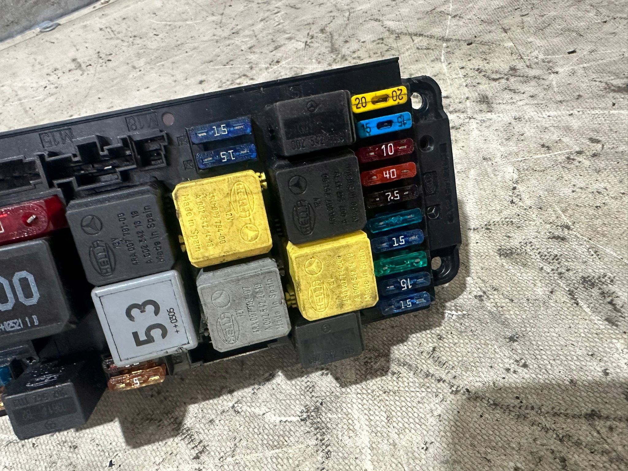 fuse box MERCEDES C-class W203 1.8B 0025459301