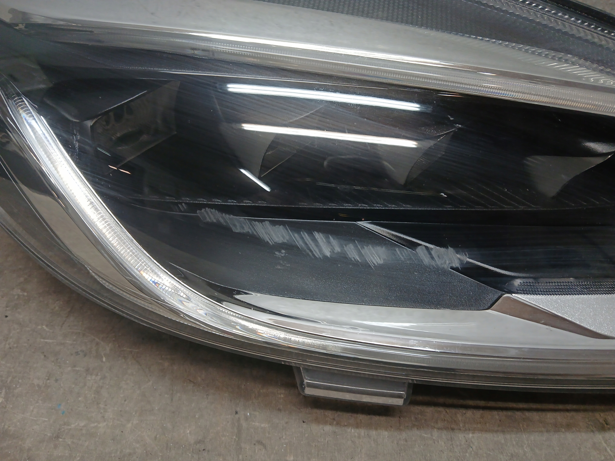 light front right FORD FIESTA MK8 FULL LED H1BB-13E014-AD