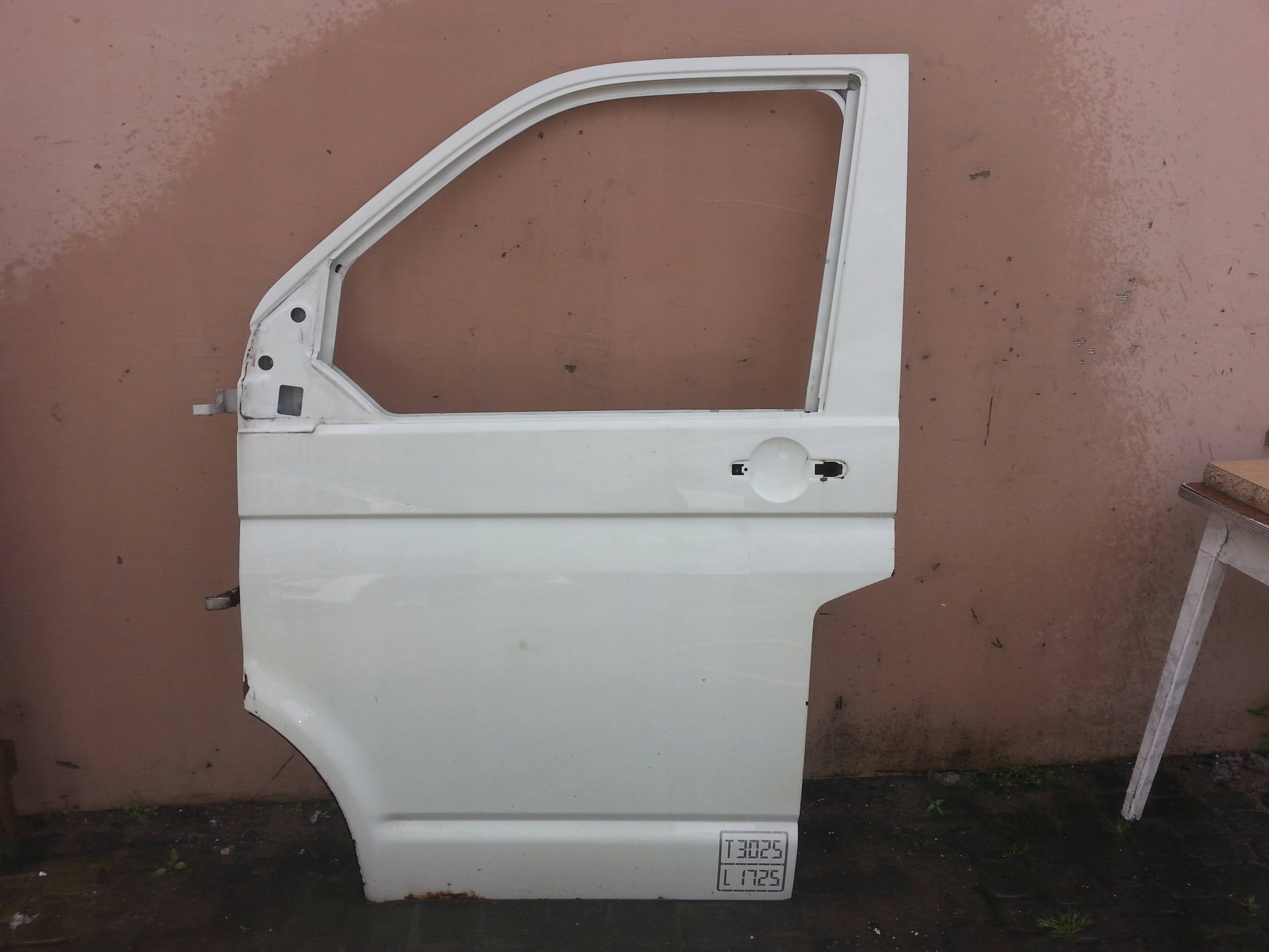 Левая передняя дверь передняя VW T5 03-