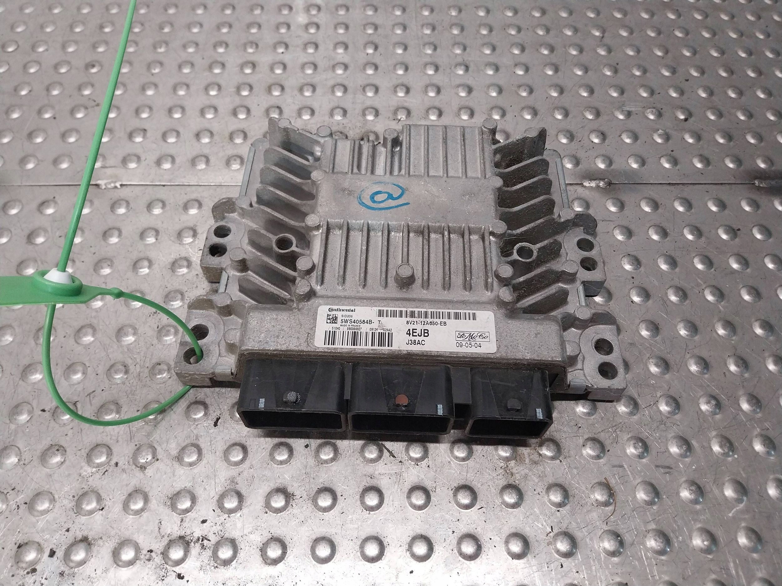 computer control unit of the engine 8V21-12A650-EB FORD FIESTA MK6 MK7 1.4 TDCI