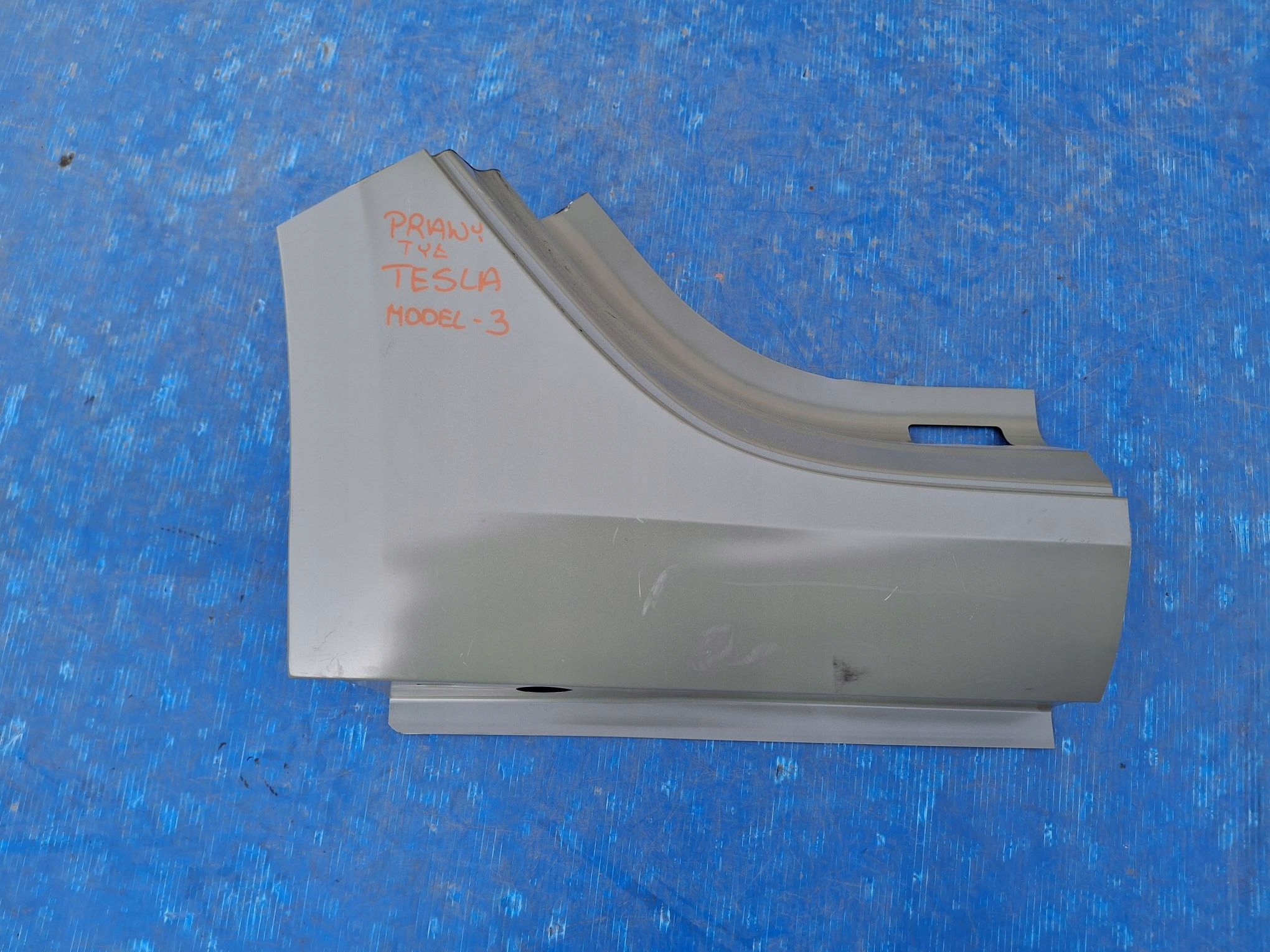 threshold metallic rear right side TESLA MODEL 3 2017R->