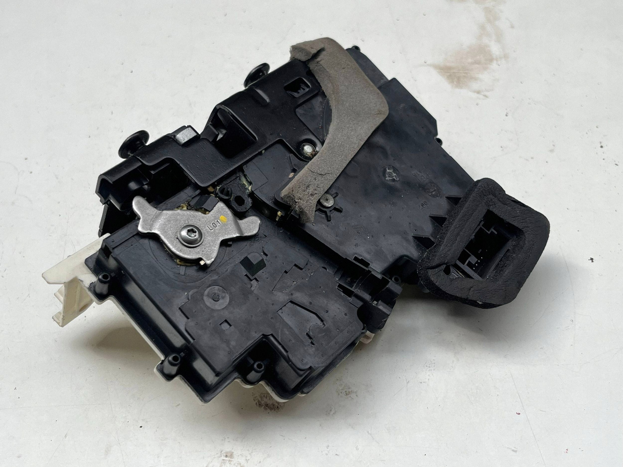 AUDI A6 C8 lock door left front 4K1837015H @M