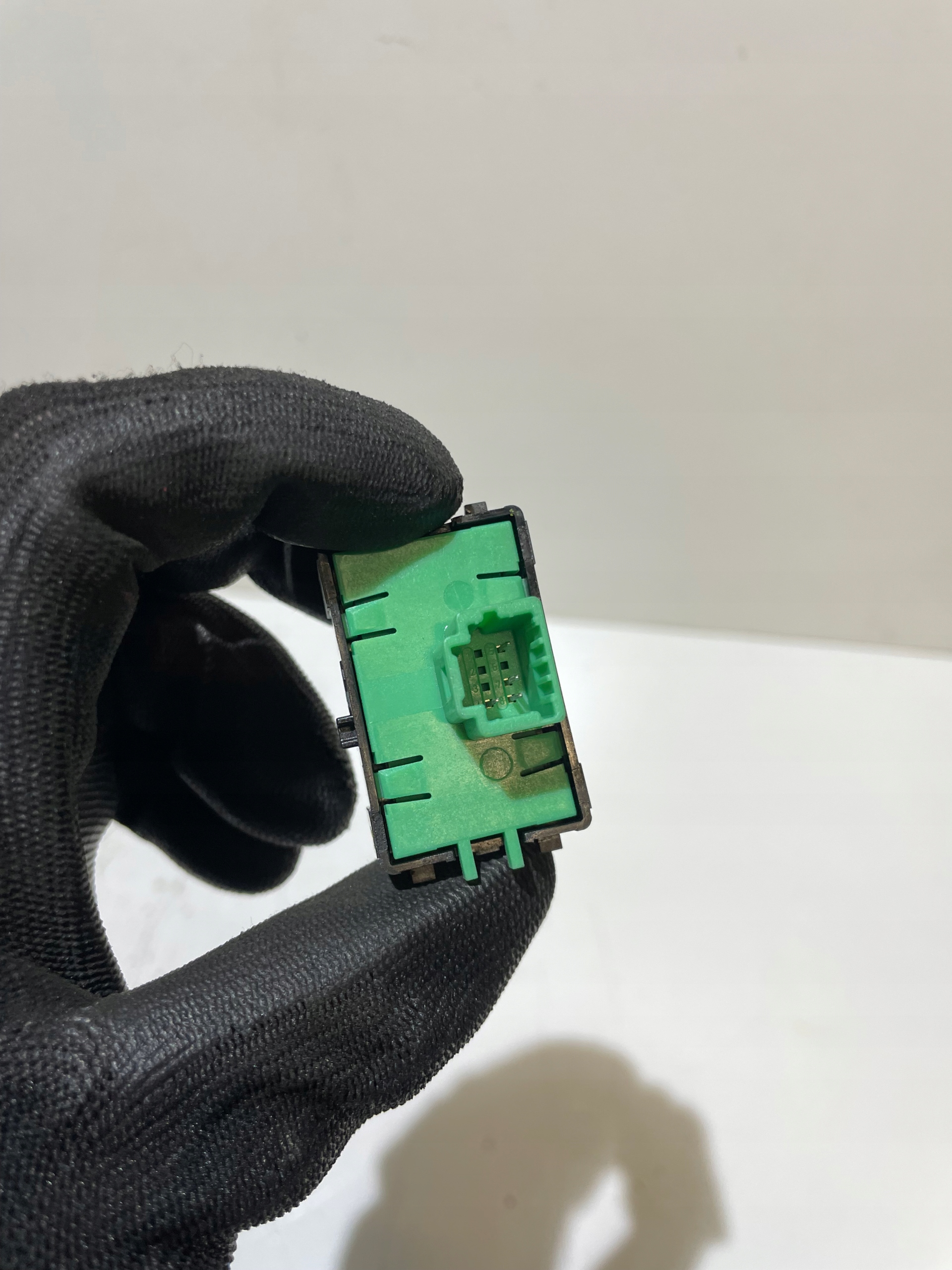 RENAULT TWINGO III Z.E BUTTON SPEAKER 256A64412R