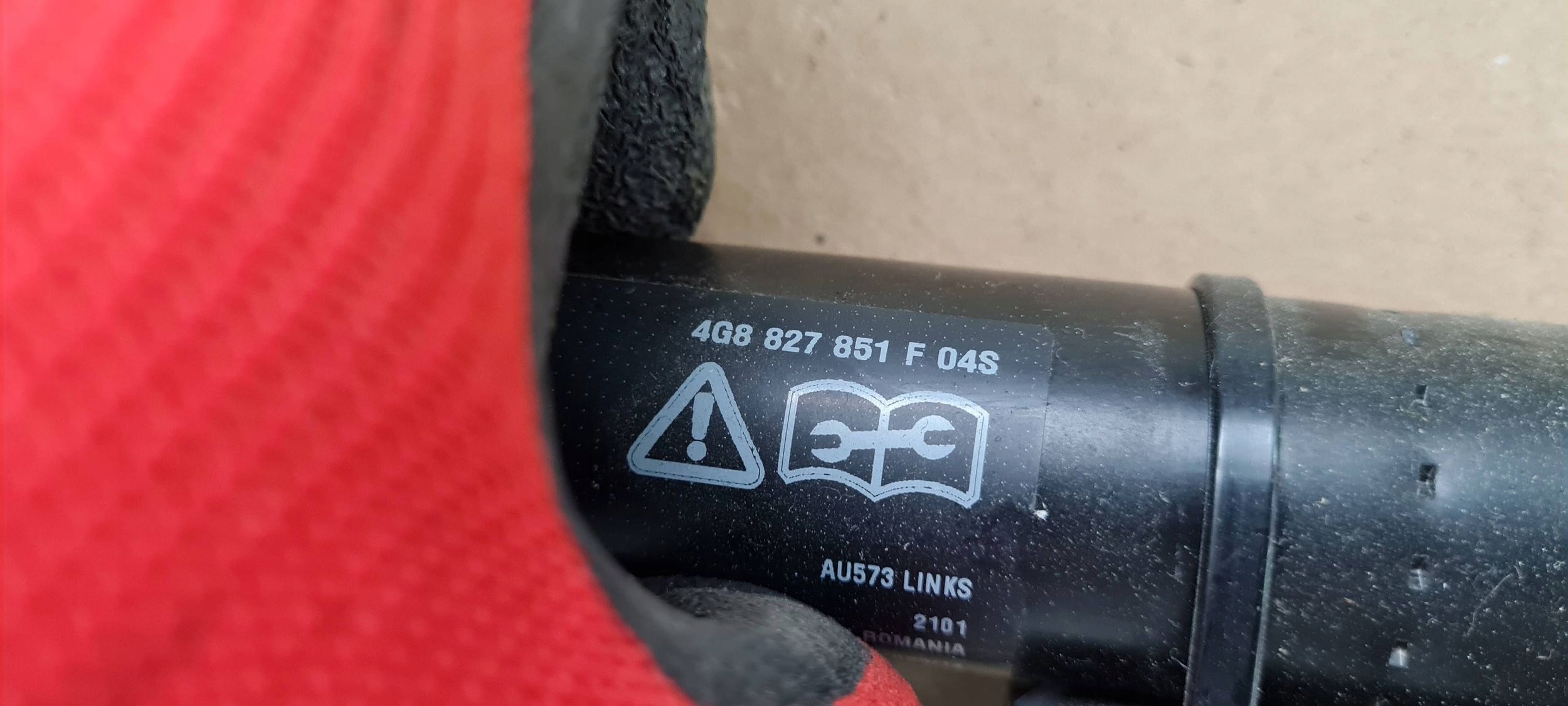 A7 4G S7 damper bonnet boot left rear part 4G8827851F