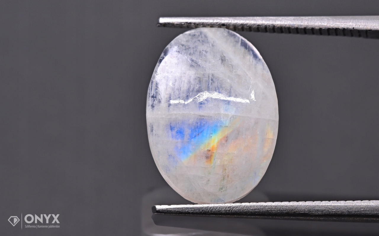 Měsíční kámen konvexní mělký ovál 14x10 mm