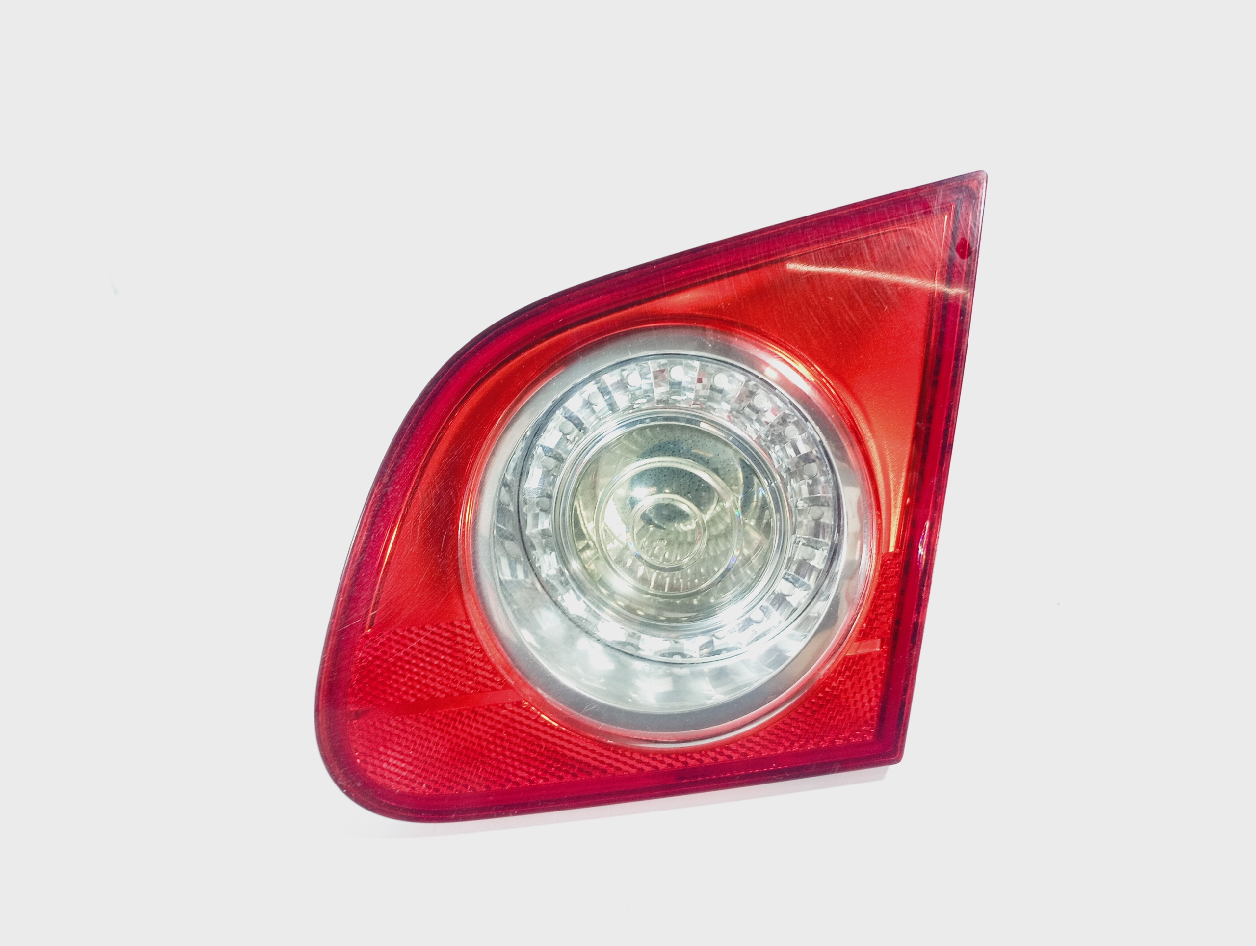 light right to the bonnet OE 3C5945094C VW Passat B6 05-10