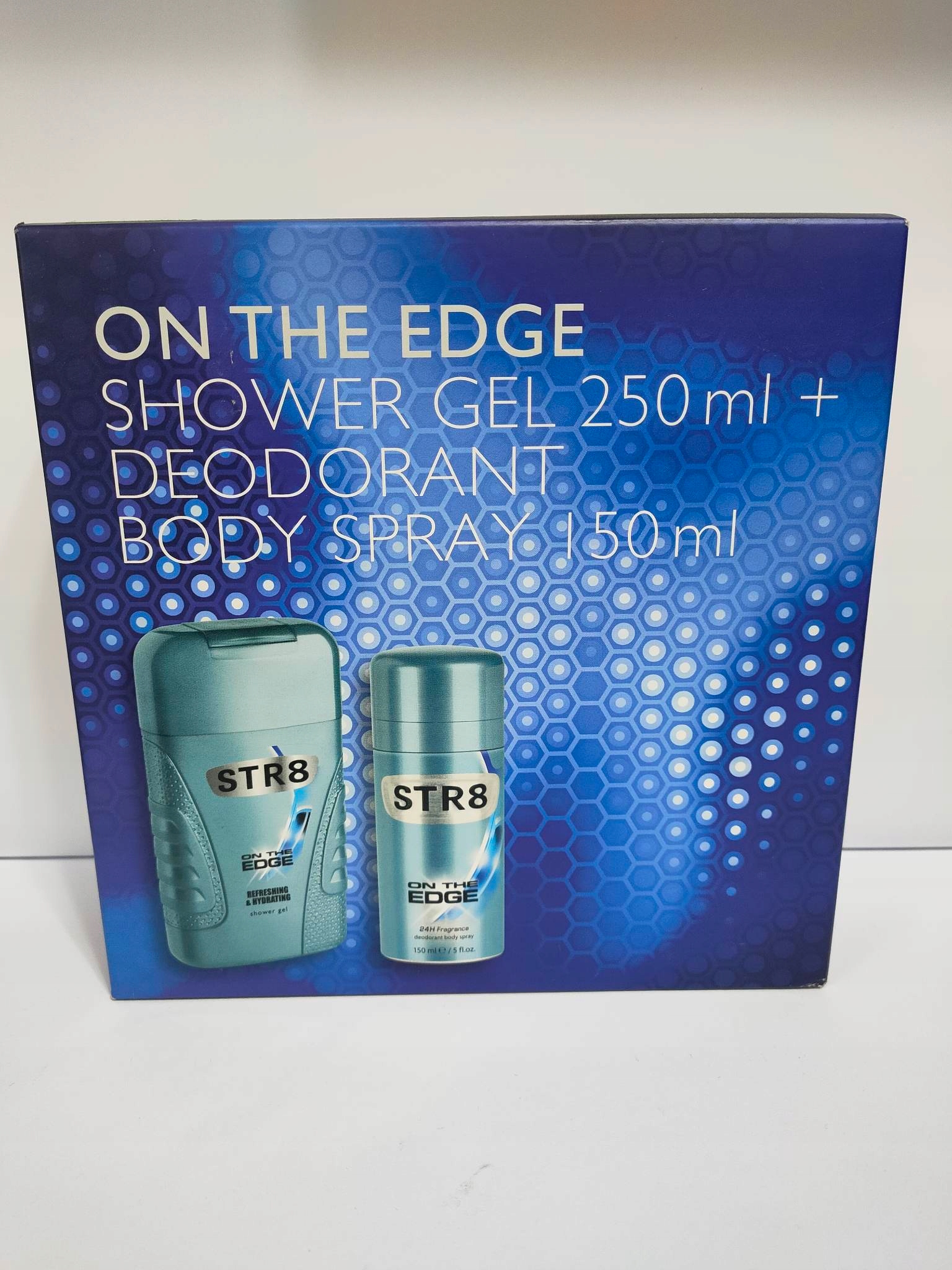 Nový Unikátní Dárková Sada STR8 On The Edge 150 ML Deo 250 Shower Gel