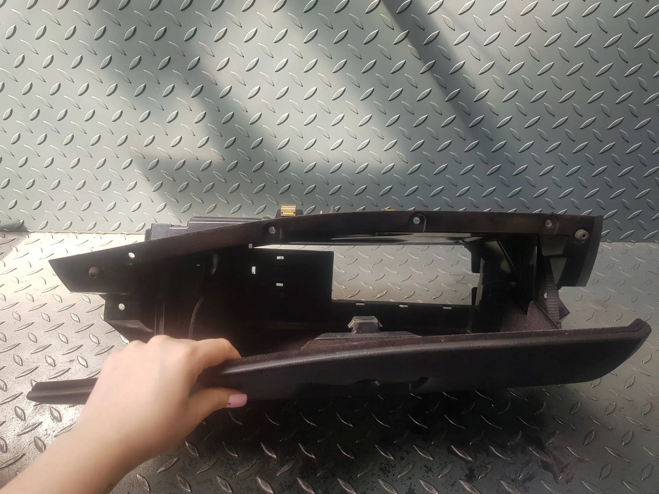 бардачок правый пассажира 7 034 080 BMW 5 E60 E61 перед рестайлинг европа