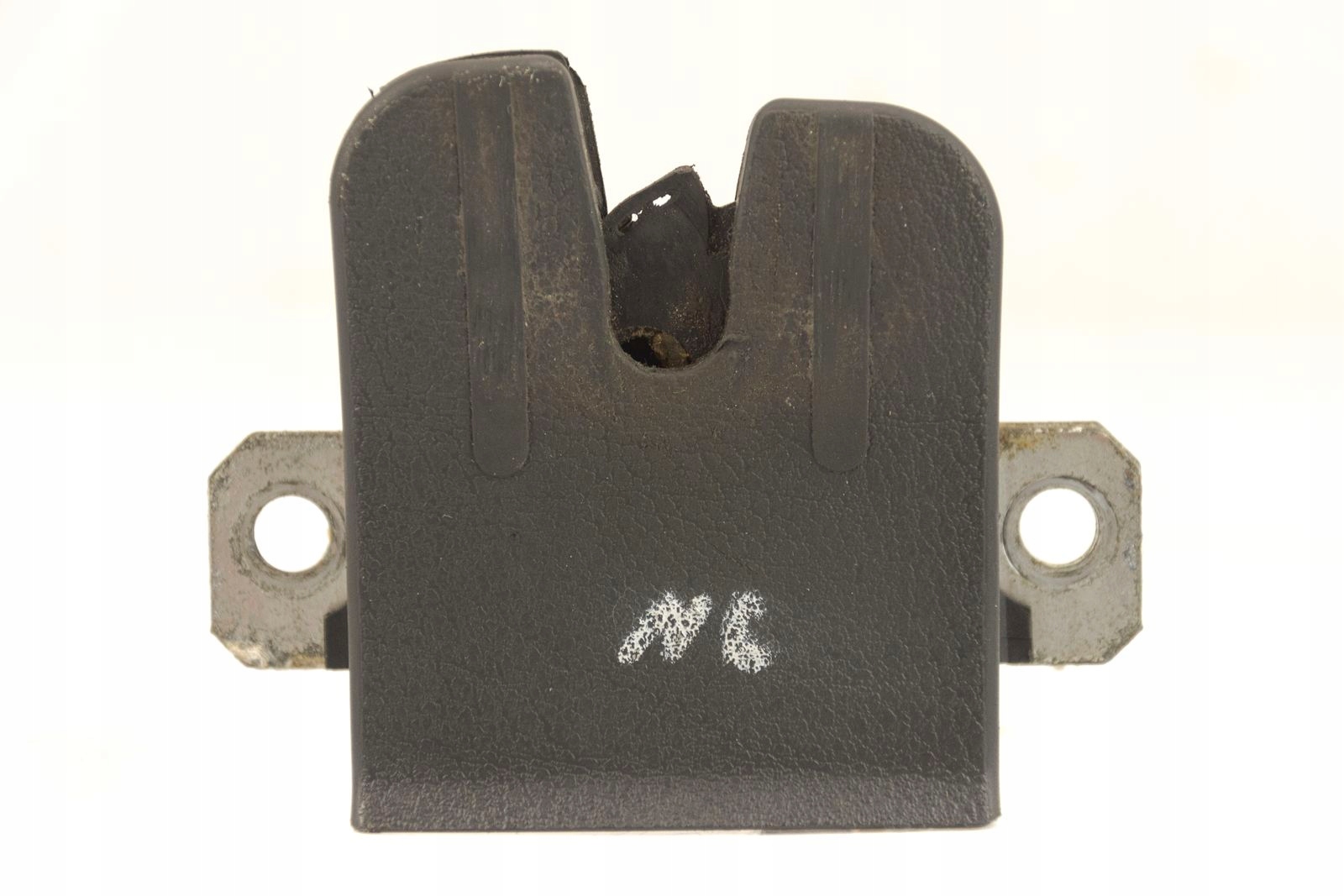 VW POLO IV 9N ZAMEK KLAPY BAGAŻNIKA 6Q6827505B