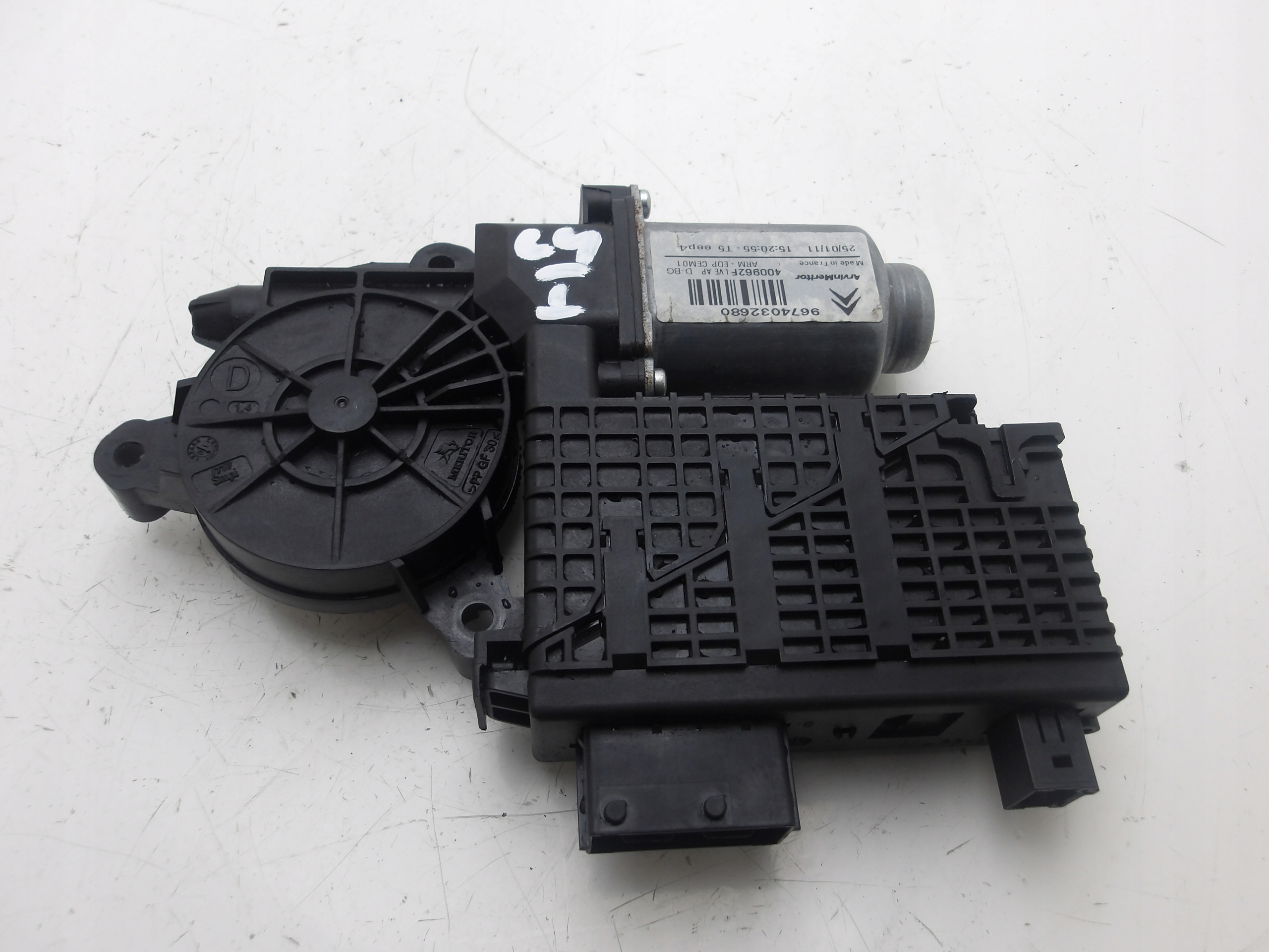 CITROEN C4 PICASSO and 06-13 mini motor windows front right 9674032680 OE