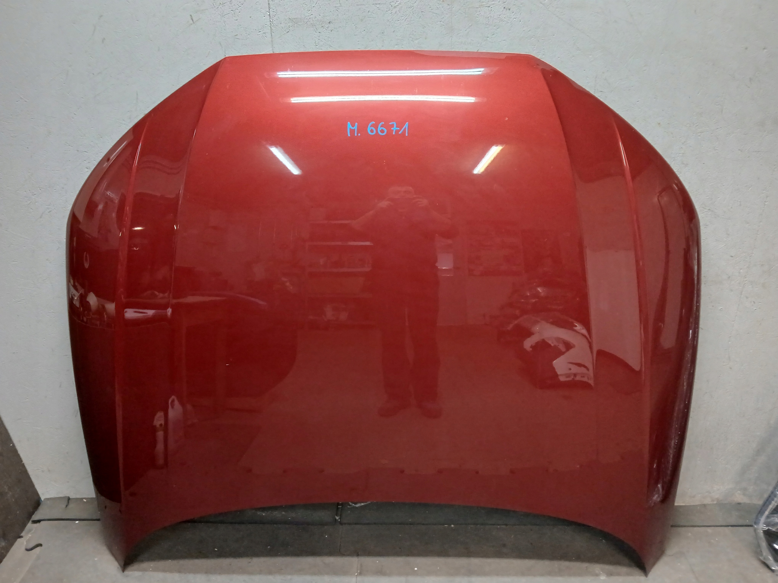 kapota AUDI A4 B9 8W 16