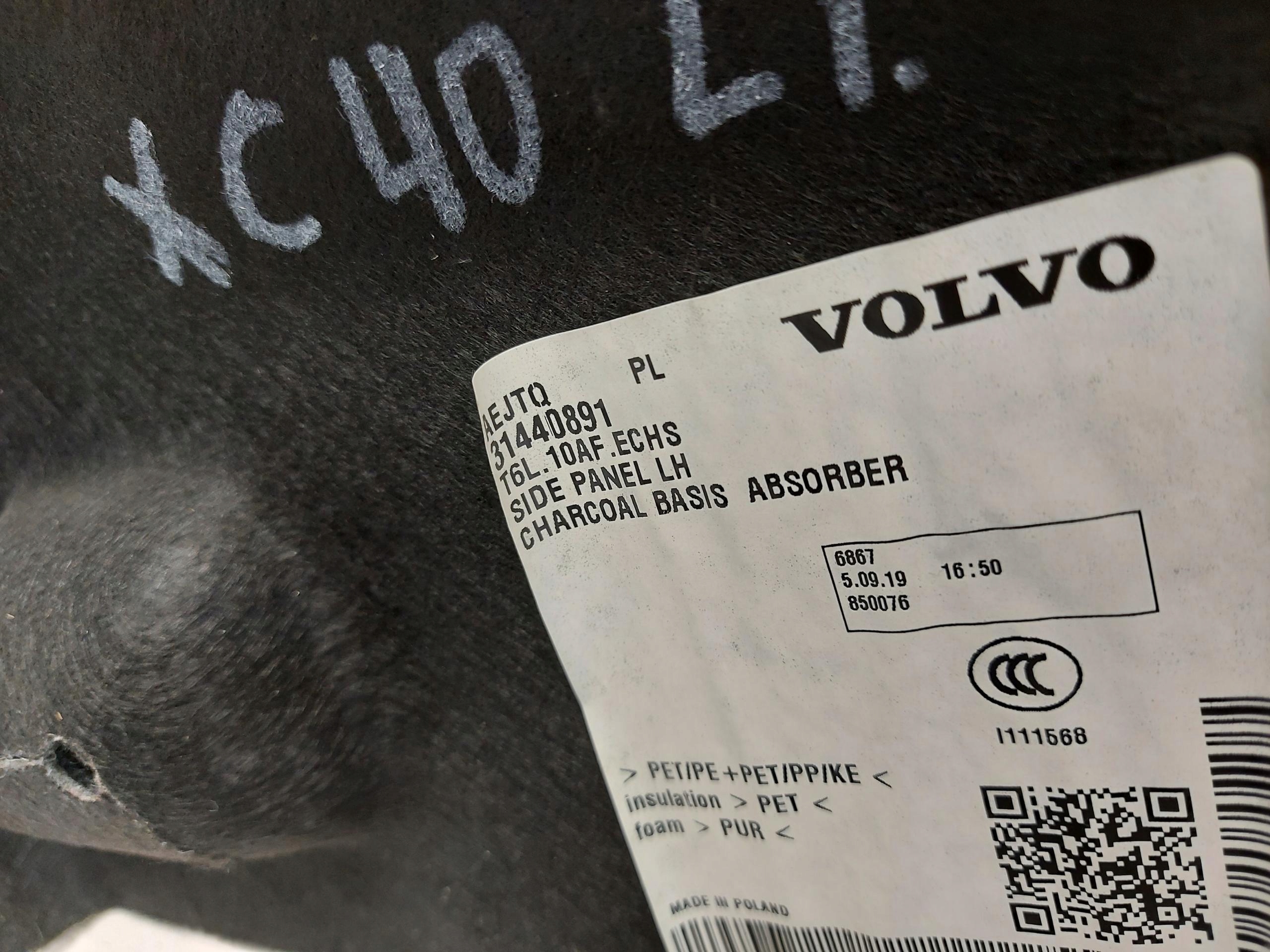 VOLVO XC40 D3 boot upholstery rear part left 31440891