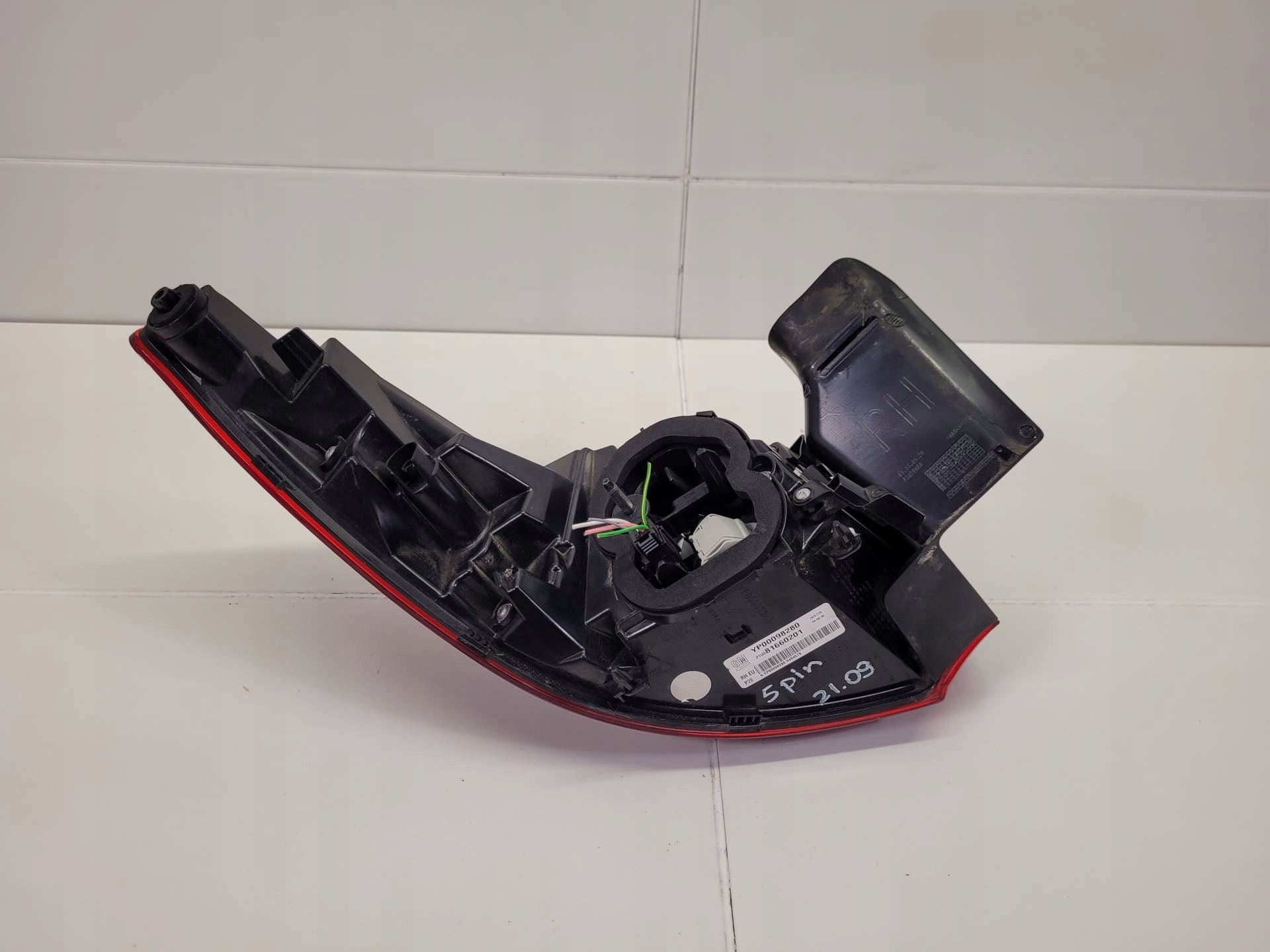 light rear right side Opel Grandland X 2019 YP00098280