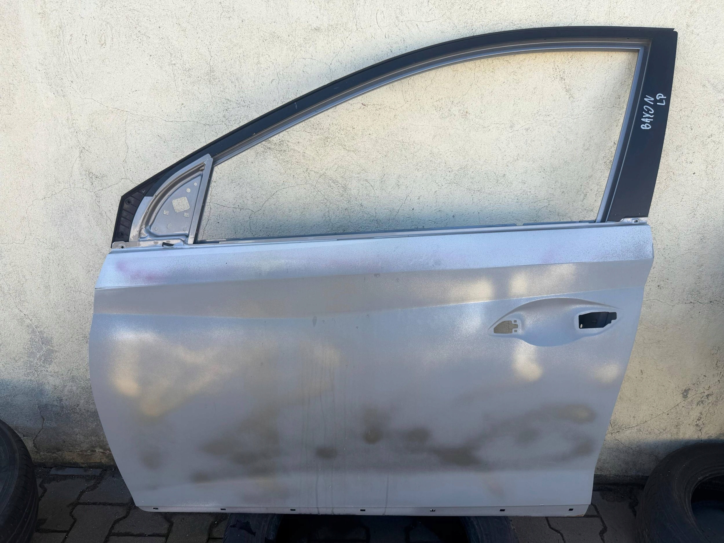 HYUNDAI BAYON door left front front left 2021