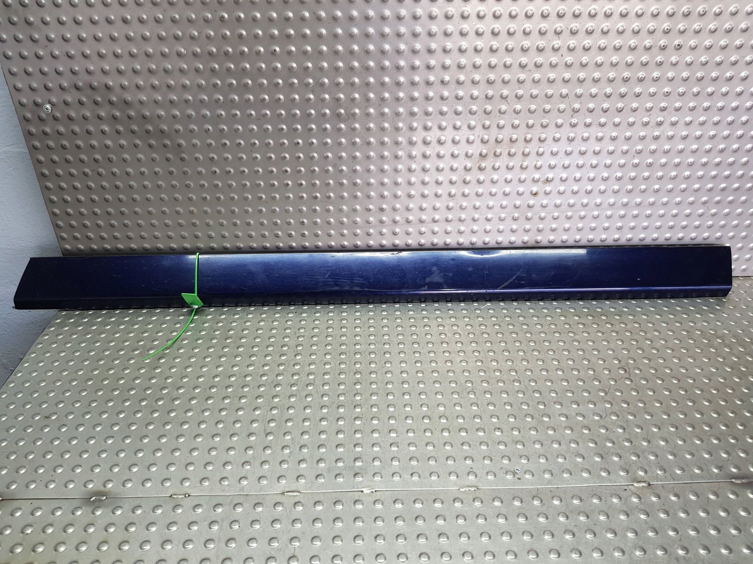 moulding door lower right front 3U0854940B SKODA SUPERB and