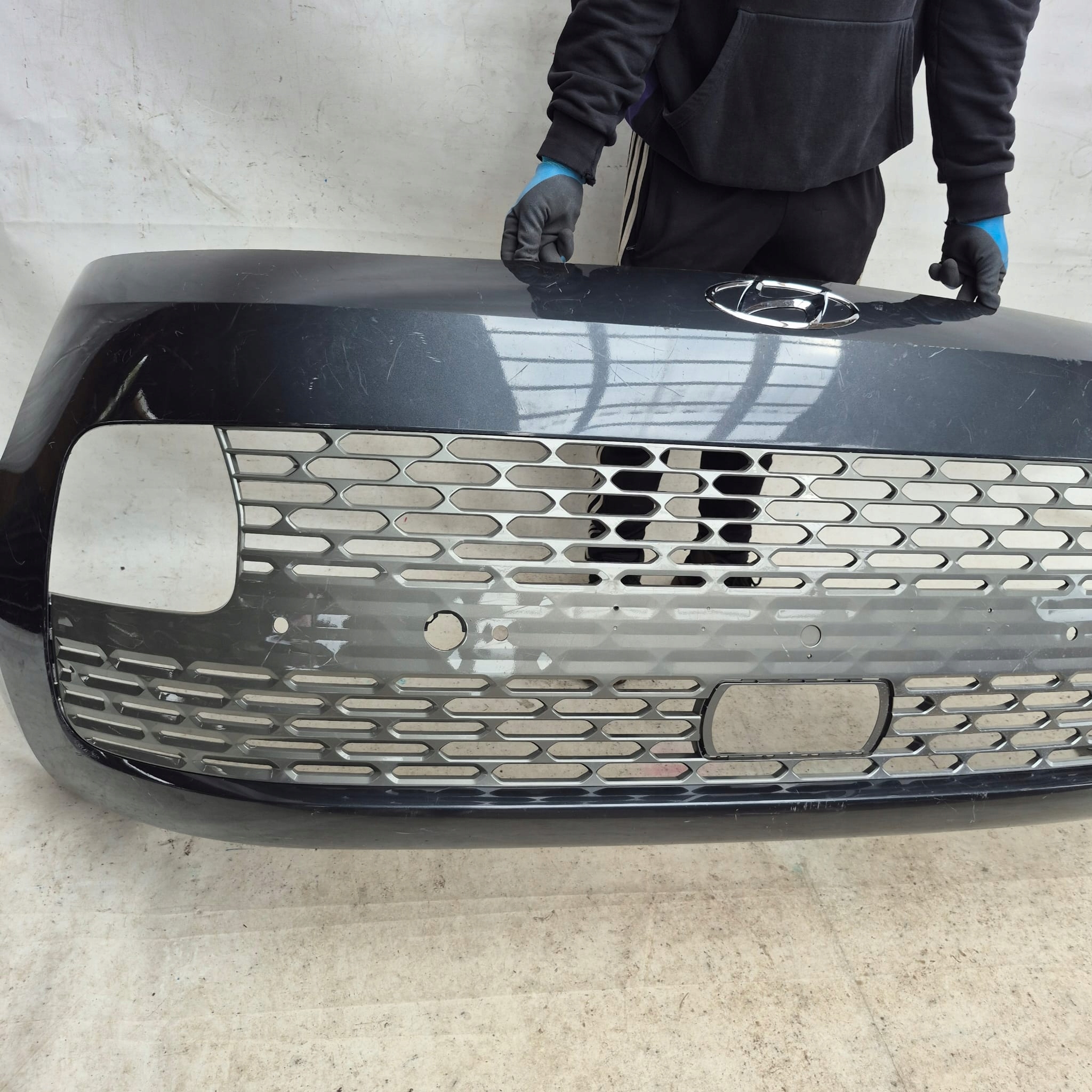 HYUNDAI STARIA 21-> bumper front front PDC