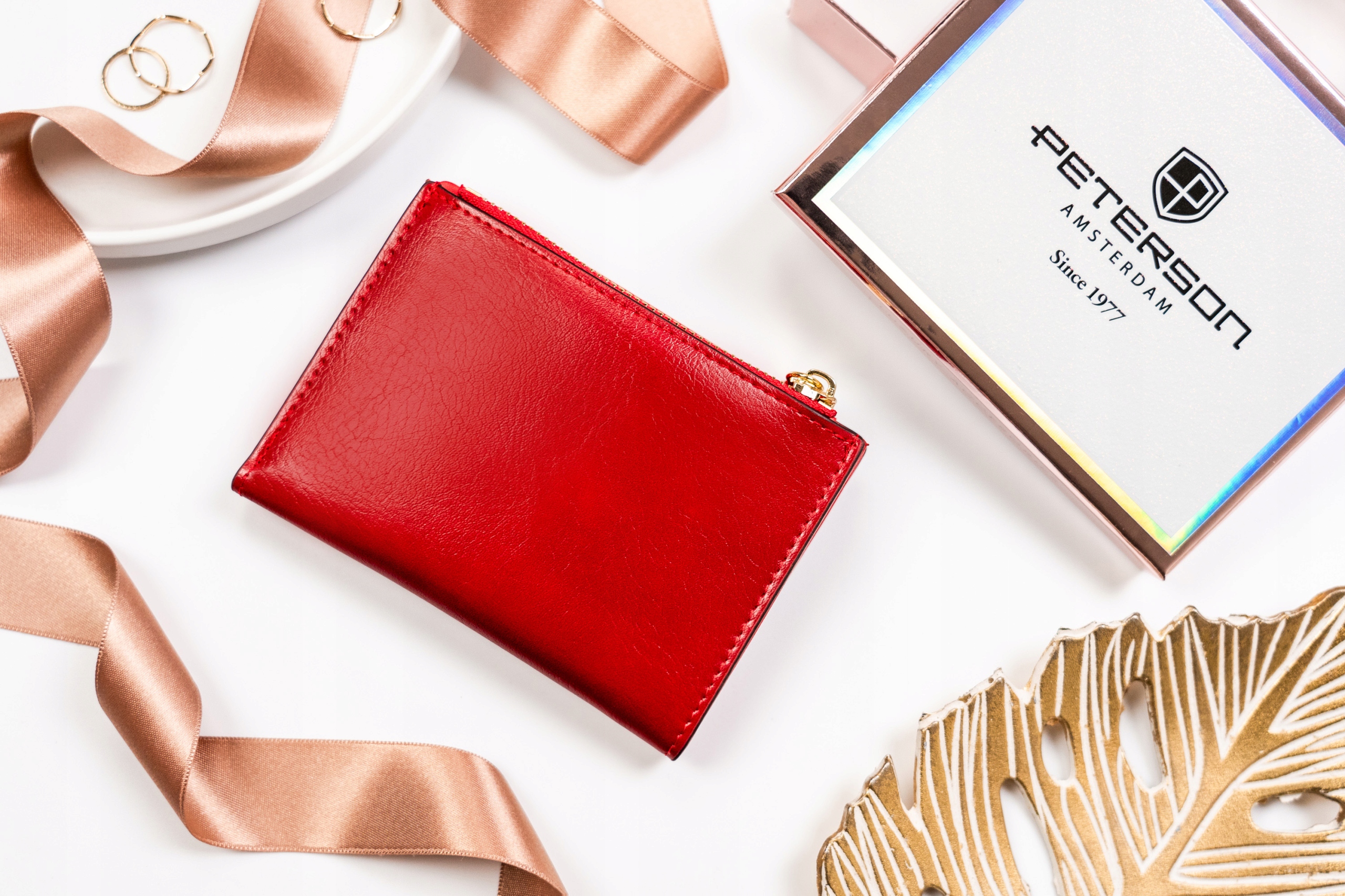 PETERSON PORTFEL DAMSKI ZAMEK ZATRZASK POJEMNY STOP RFID Kod producenta PTN 003-F-4942 RED