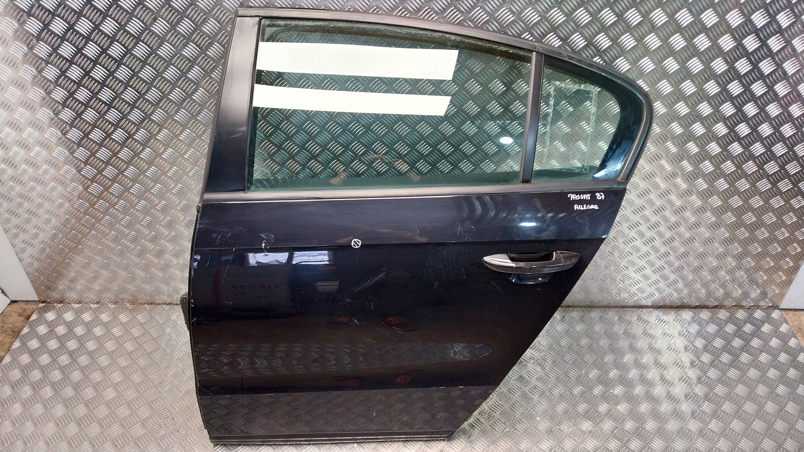 door rear part left VW PASSAT B7 sedan 10