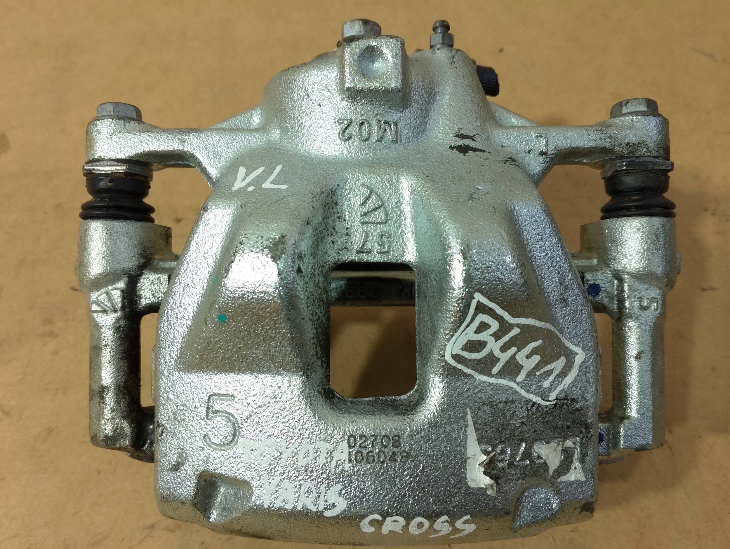 TOYOTA YARIS CROSS caliper front left front JARZMO L84613 (B441)