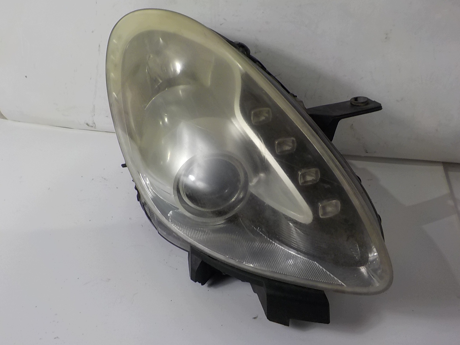 ALFA ROMEO GIULIETTA light right front front UK