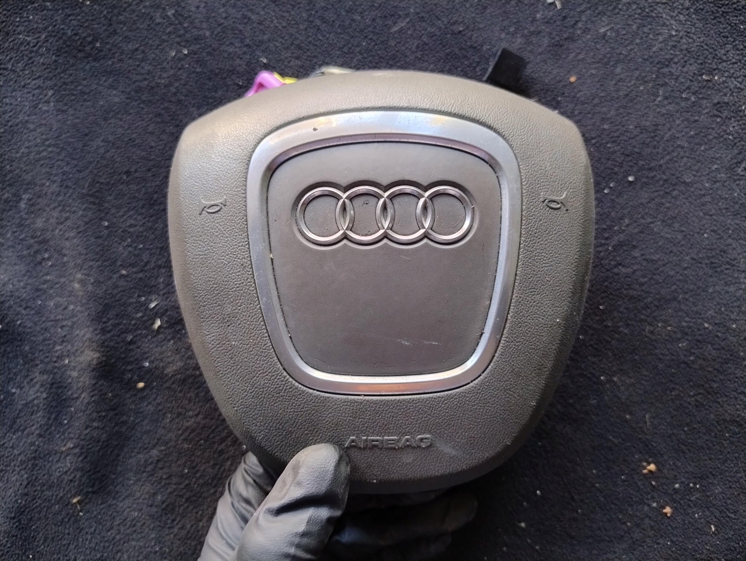 airbag POWIETRZNA driver´s AUDI A6 C6 4F0880201AA