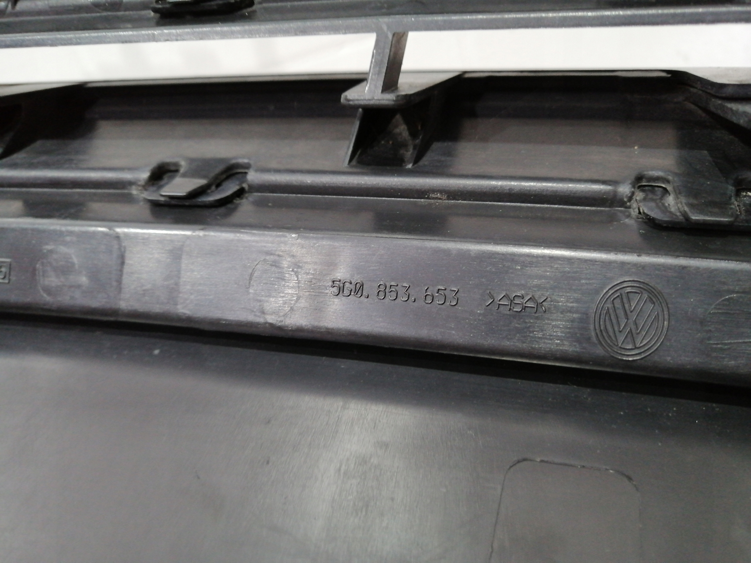 VW Golf V Kühlergrill FRONTGRILL Kühlergitter 5G0853653GR - Thumbnail 11