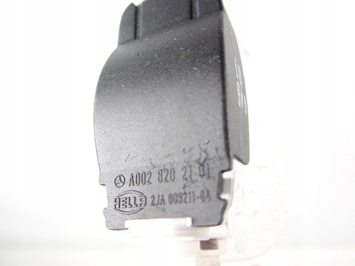 light Mercedes W212