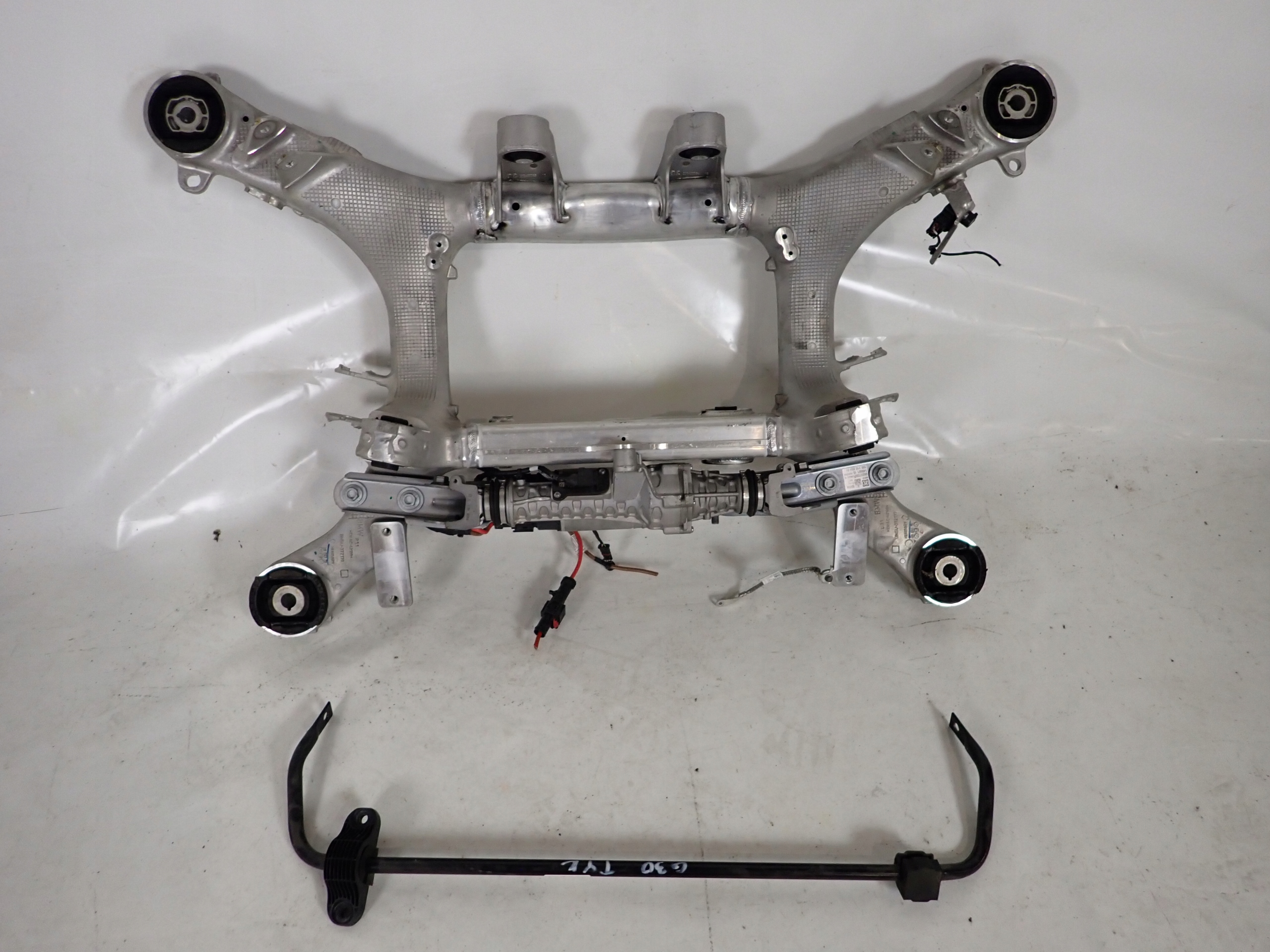 BMW 5 G30 subframe rear part axis SKRETNA AKTUATOR HSR