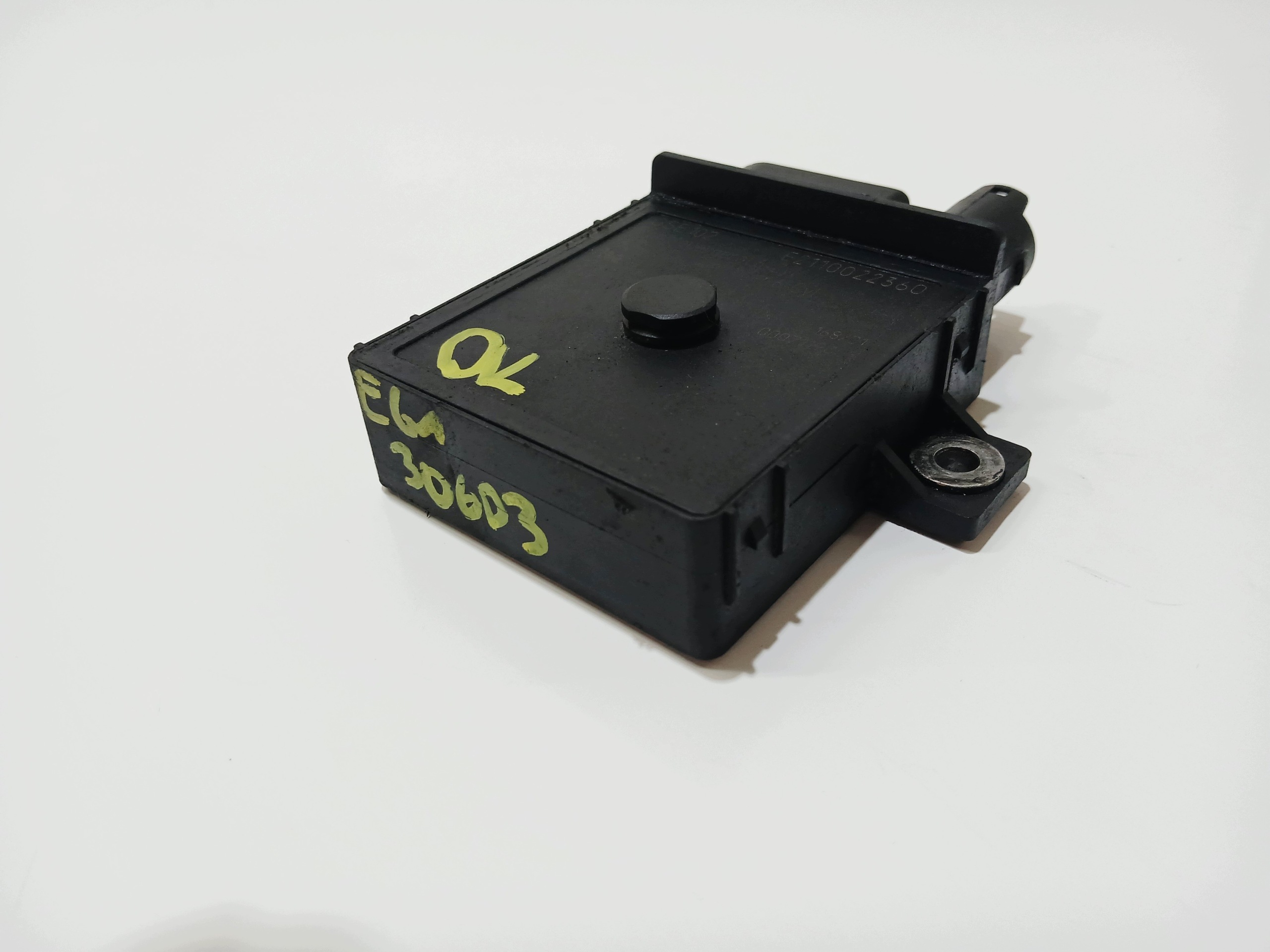 relay plugs glow BMW E60 E61 306D3 3.0D E2110022360 (0000518)