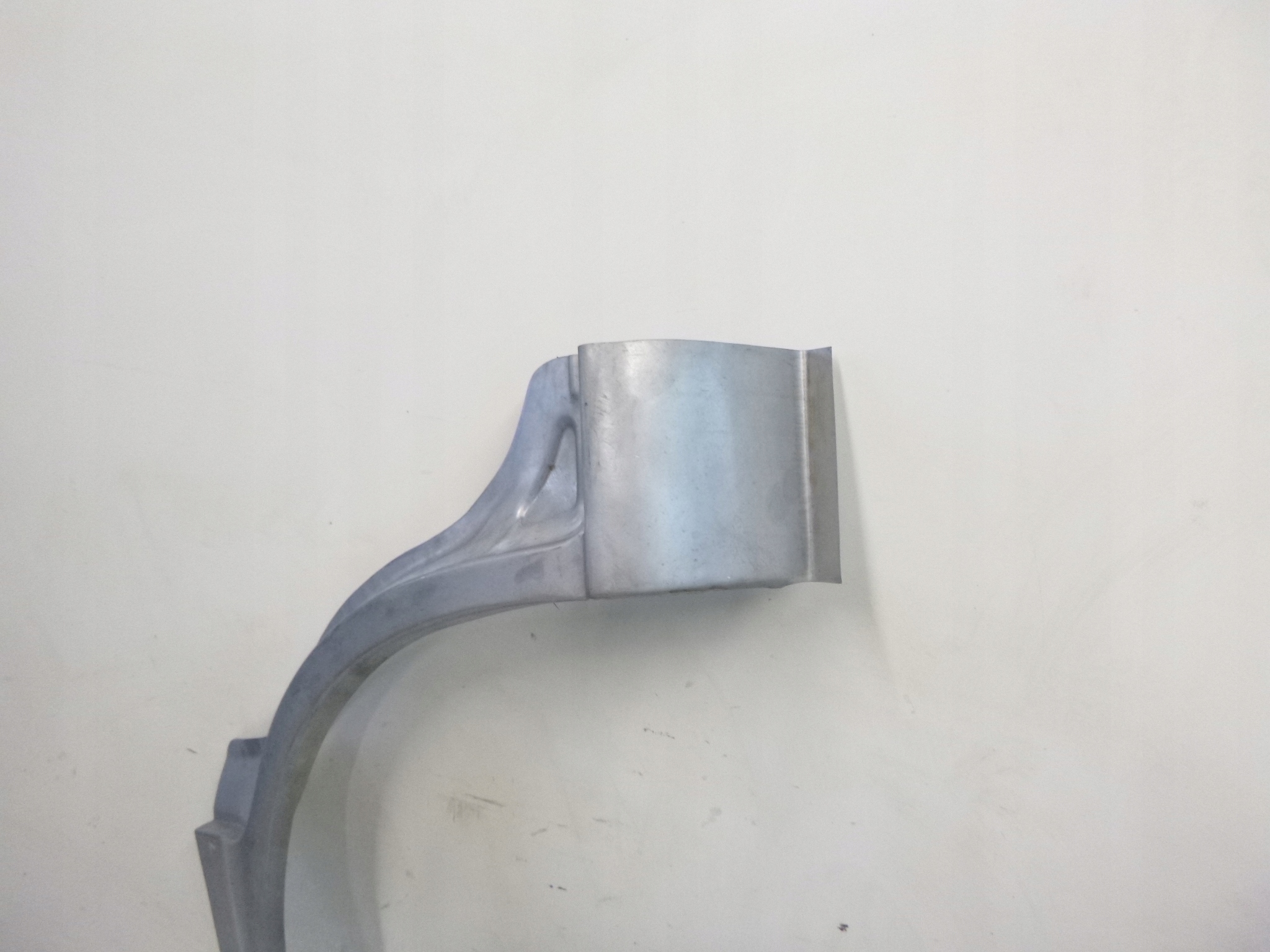 PARAFANGO REPERATURKA POSTERIORE DESTRO MAZDA PREMACY 2005R.
