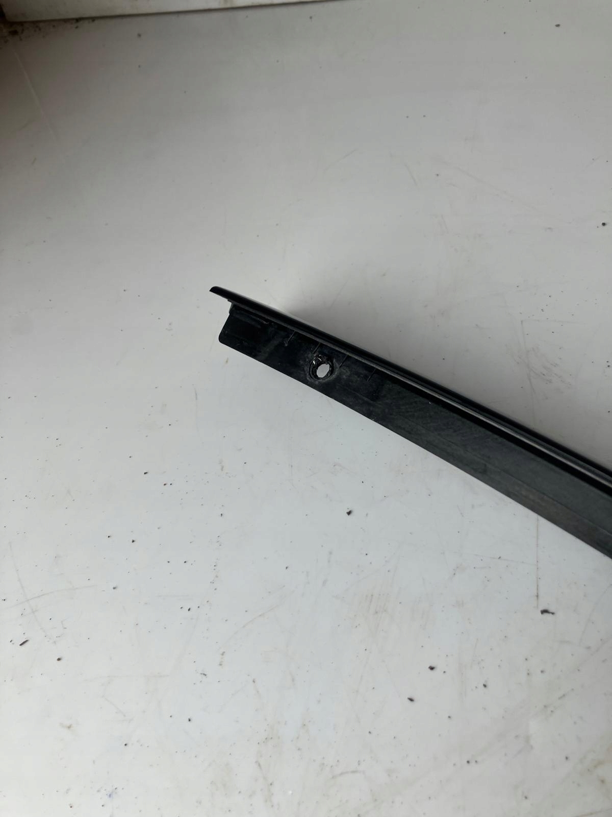 moulding door left front C4 GRAND PICASSO II 9677074480