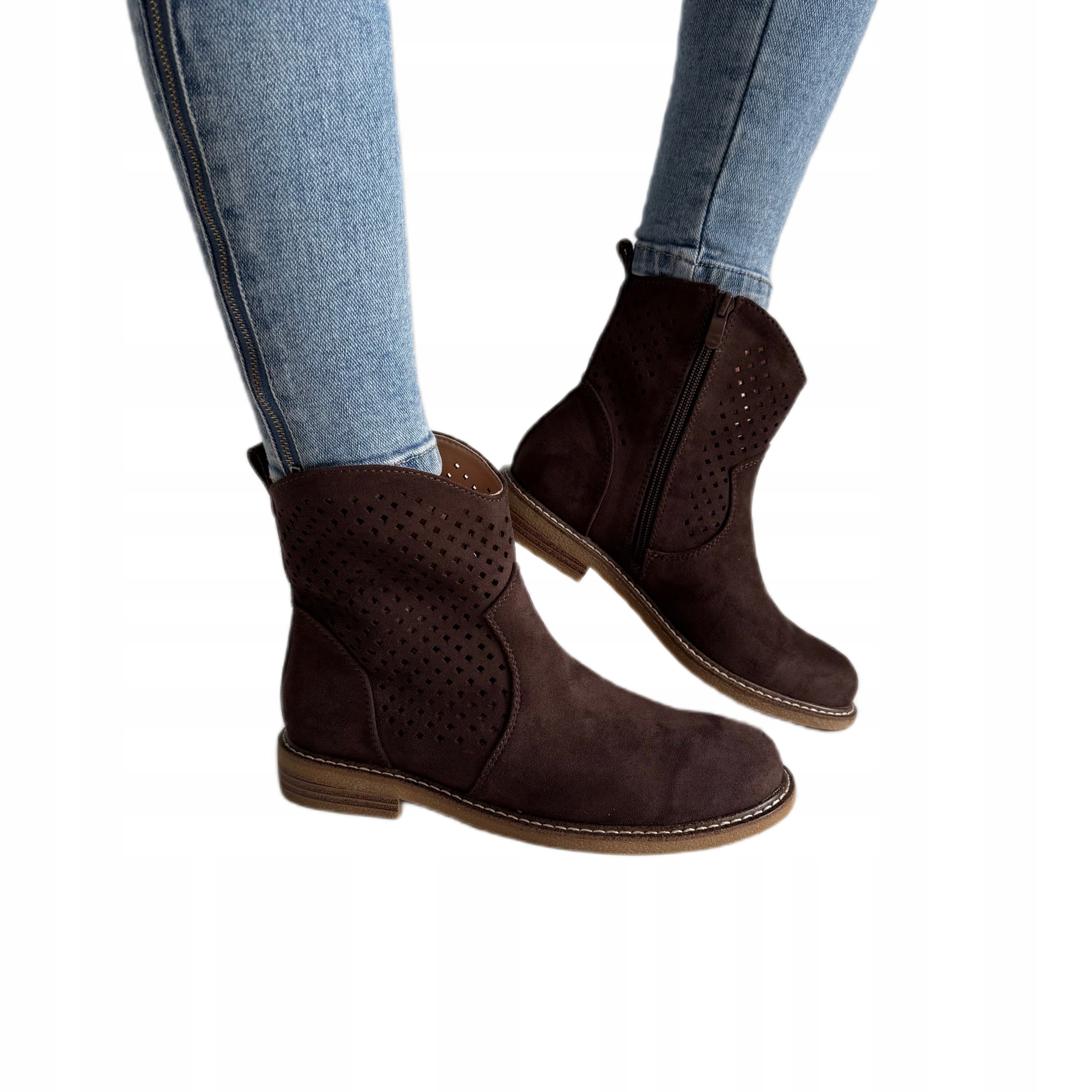 Kotníkové Boty hnědé s perforovanou koženou vložkou na zip vel.