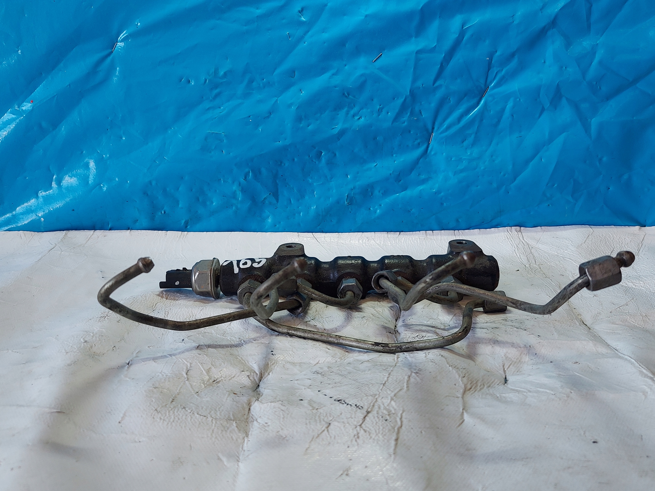 Rampe injection CITROEN C2 1.4 HDI 9654592680