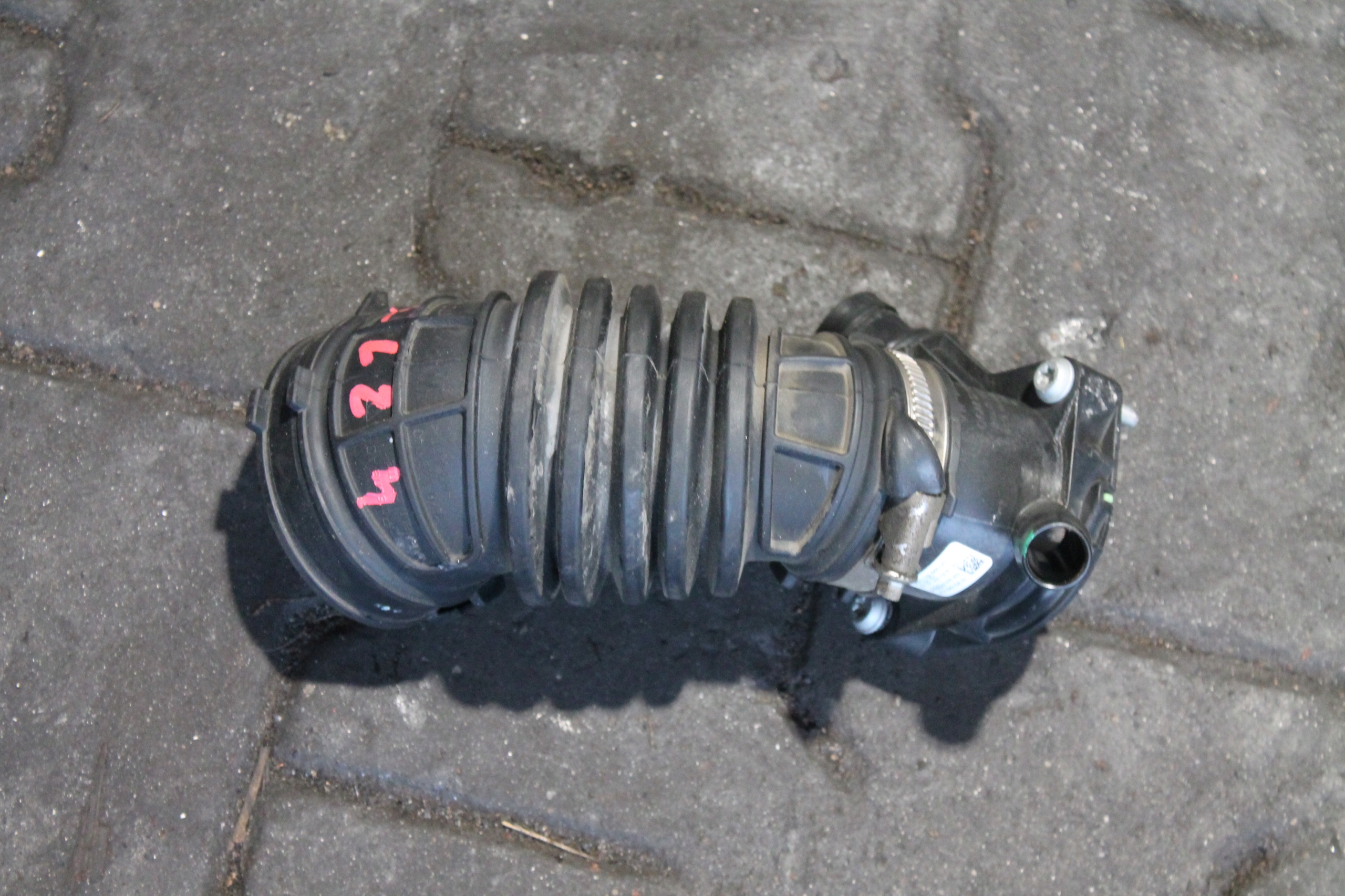 4217. Schlauch luft AUDI 06M129665DC 9Y0129740