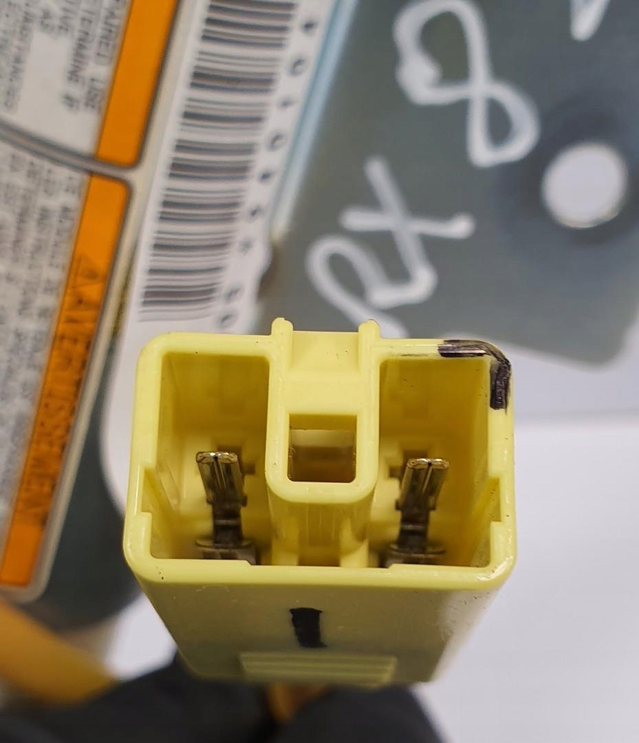 пиропатрон подушки безопасности левый mazda RX8 F151-24010