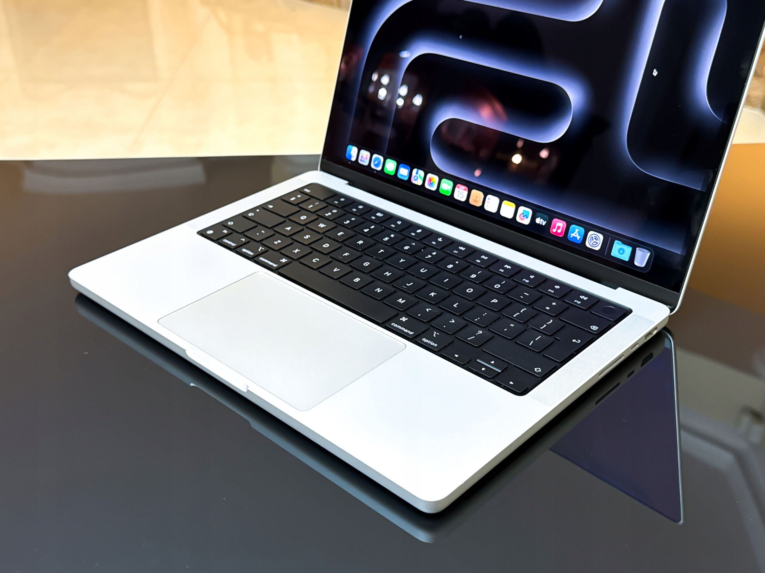 Apple MacBook Pro 14” M2 Pro | 16GB RAM | 1TB SSD | Srebrny