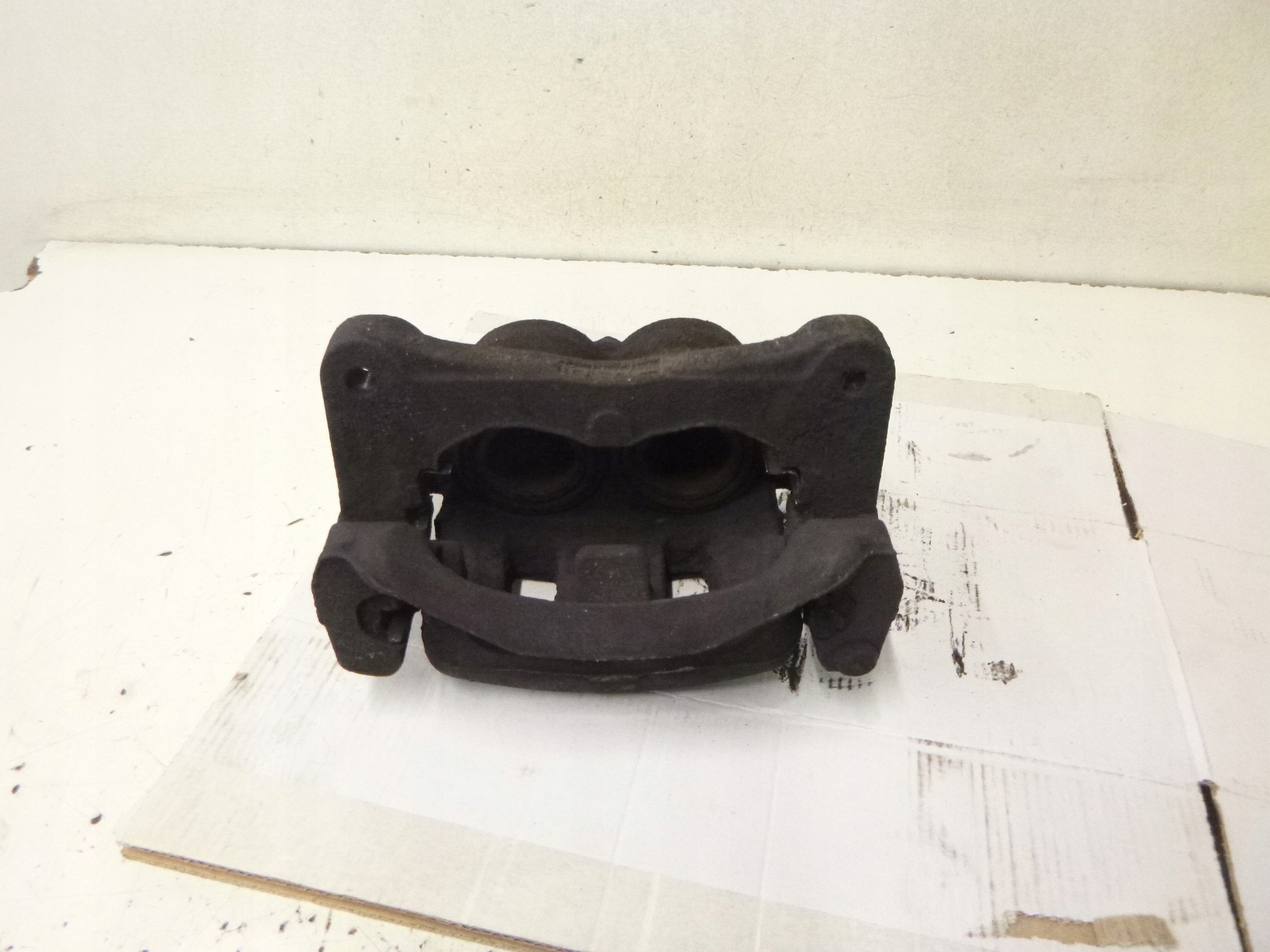 caliper brake + caliper carrier front left Mitsubishi Grandis 2.0 DI-D 2005r.