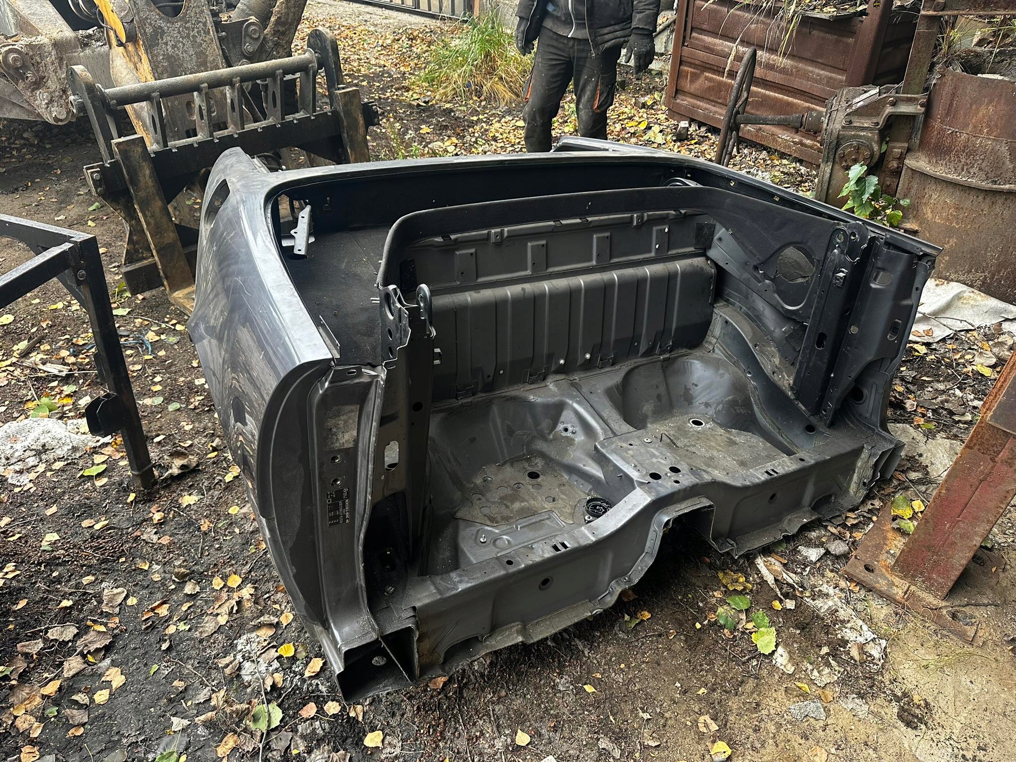 MERCEDES SL R129 ĆWIARTKA PAS TYLNY BLOTNIKI WANNA Typ samochodu Samochody osobowe