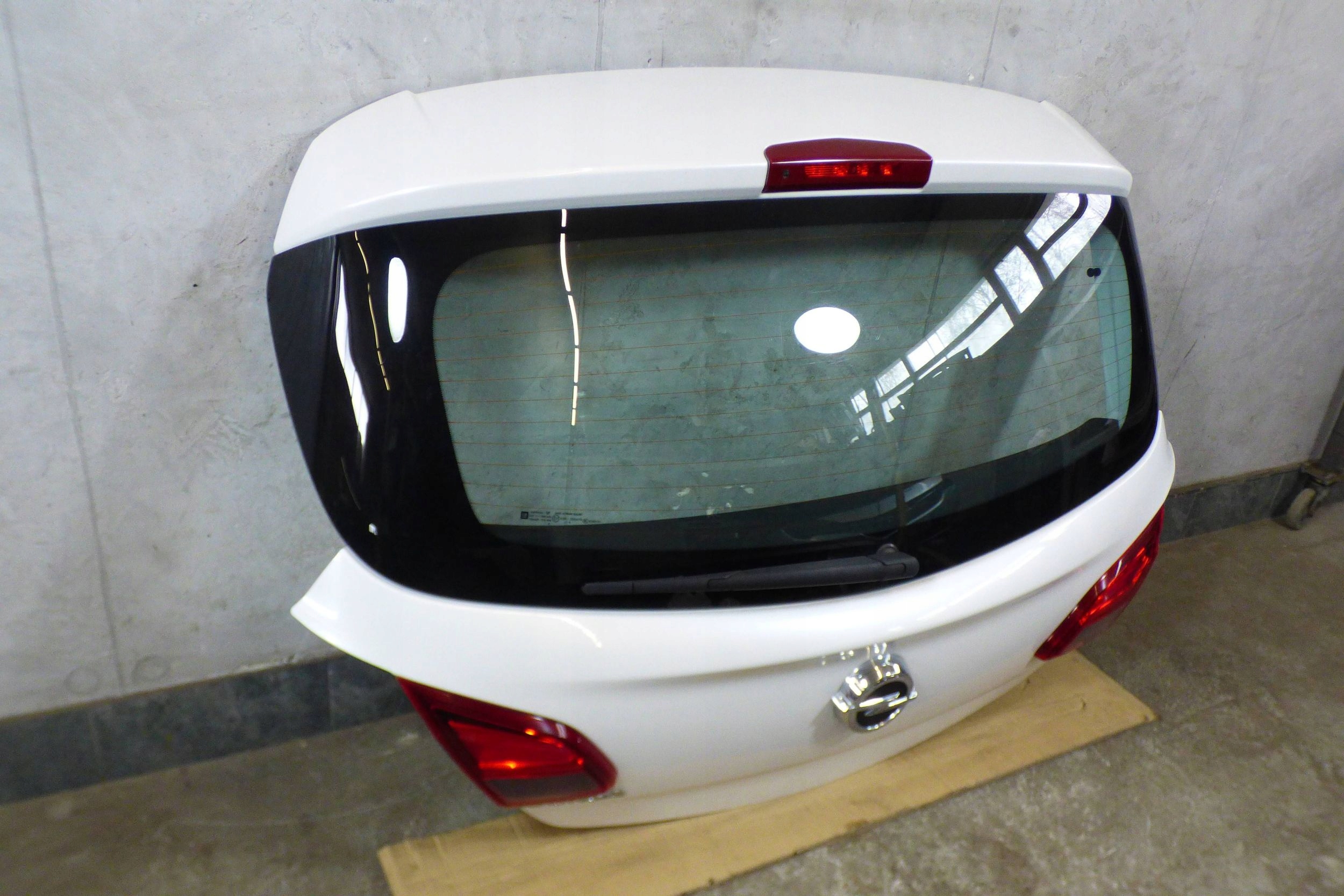 Opel Corsa E 5D trunk door boot rear part st.BDB original LAKIER Z42A
