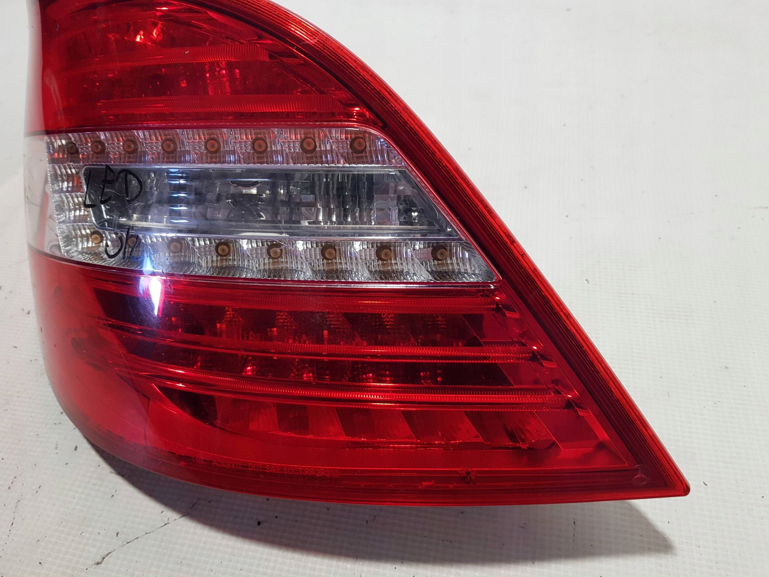 light rear rear part left Mercedes R W251 lift A2518201964