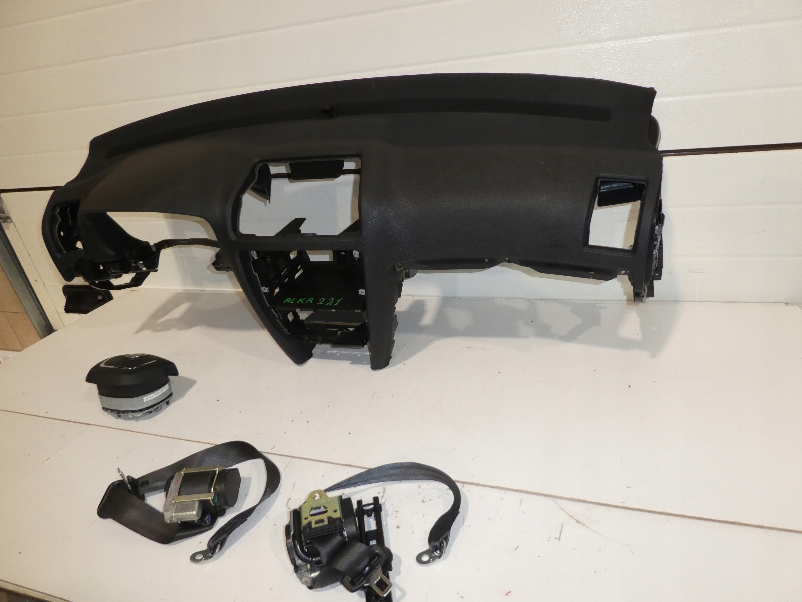 SKODA OCTAVIA II dashboard cockpit console airbag