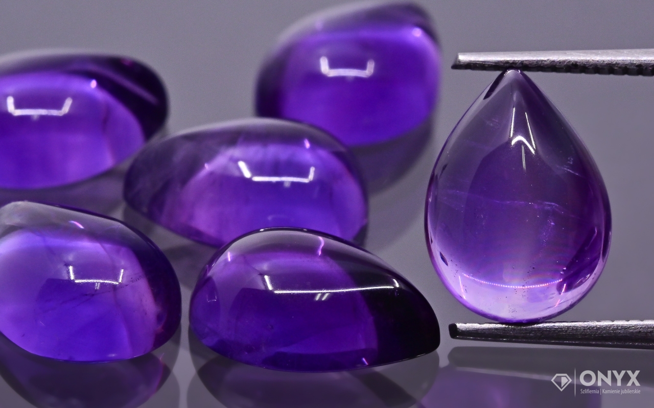 Ametyst A kabošon slza 14x10 mm