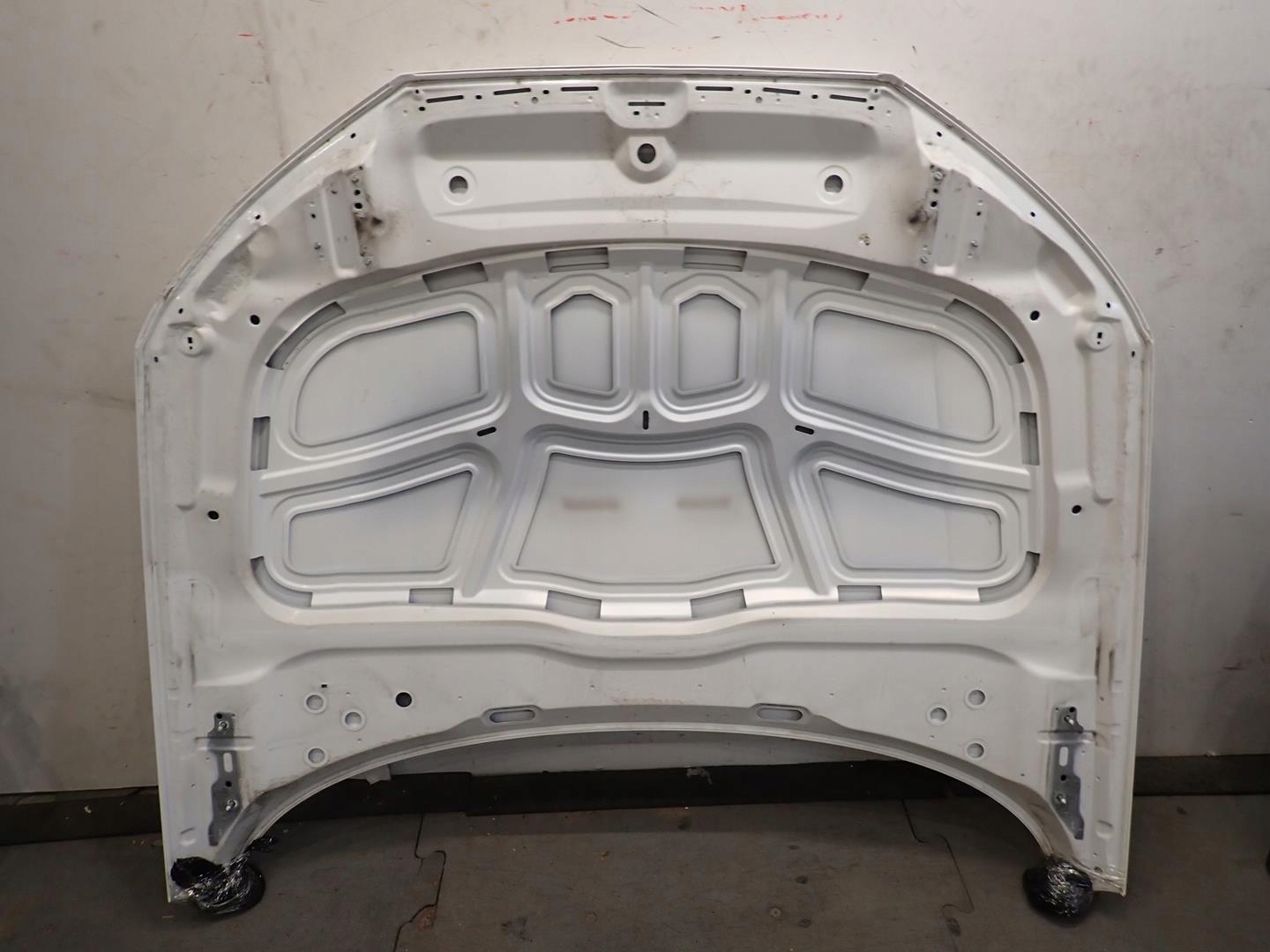 kapota AUDI A4 B9 2015- 8W