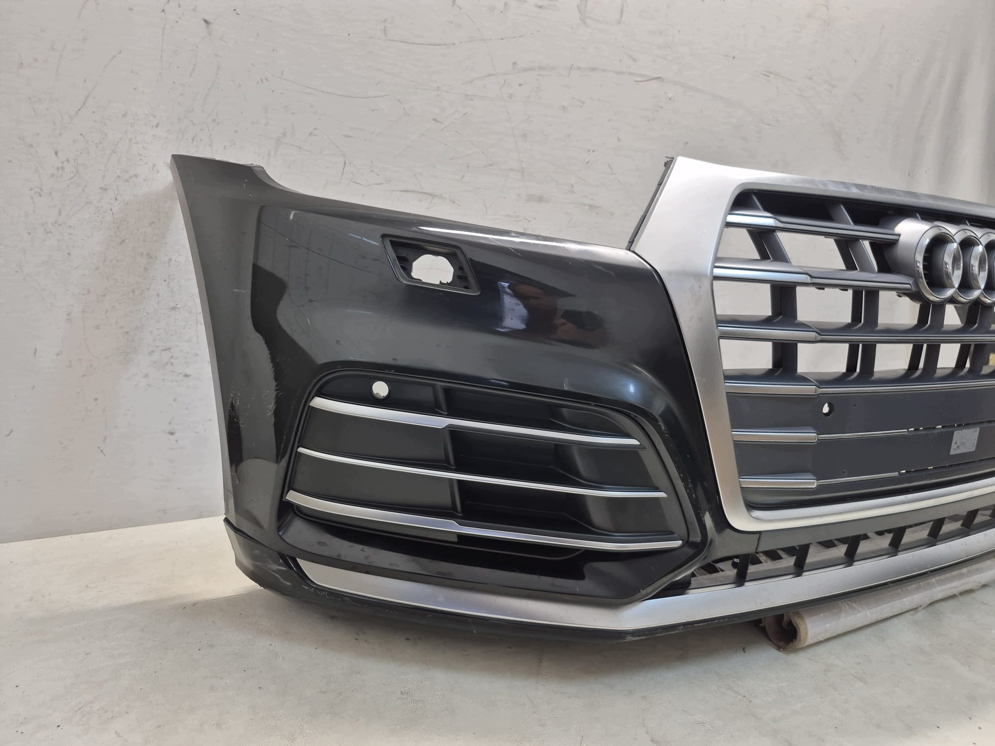 AUDI Q5 II 80A S-LINE 16- bumper front front SPR PDC 80A807437E