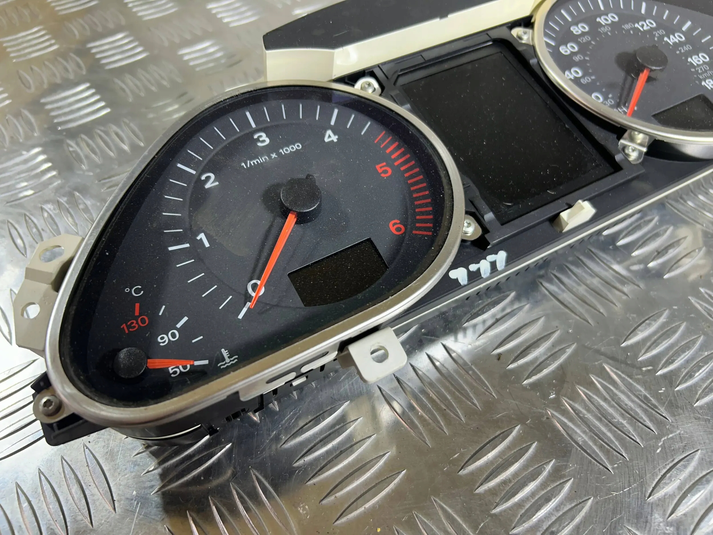 dials Predkosciomierz Audi Q7 4L 4L0920981P UK