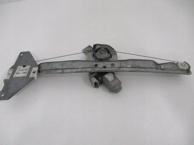 CITROEN C3 ELEKTRYCZNY PODNOŚNIK SZYBY PRAWY PRZÓD 6 PIN 402216D Typ samochodu Samochody osobowe