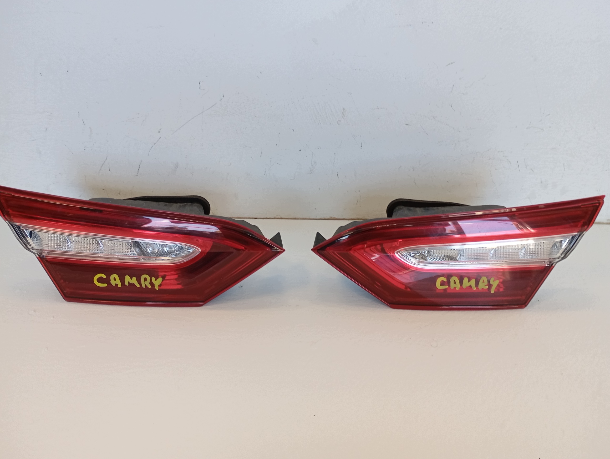 light rear part rear TOYOTA CAMRY for the bonnet