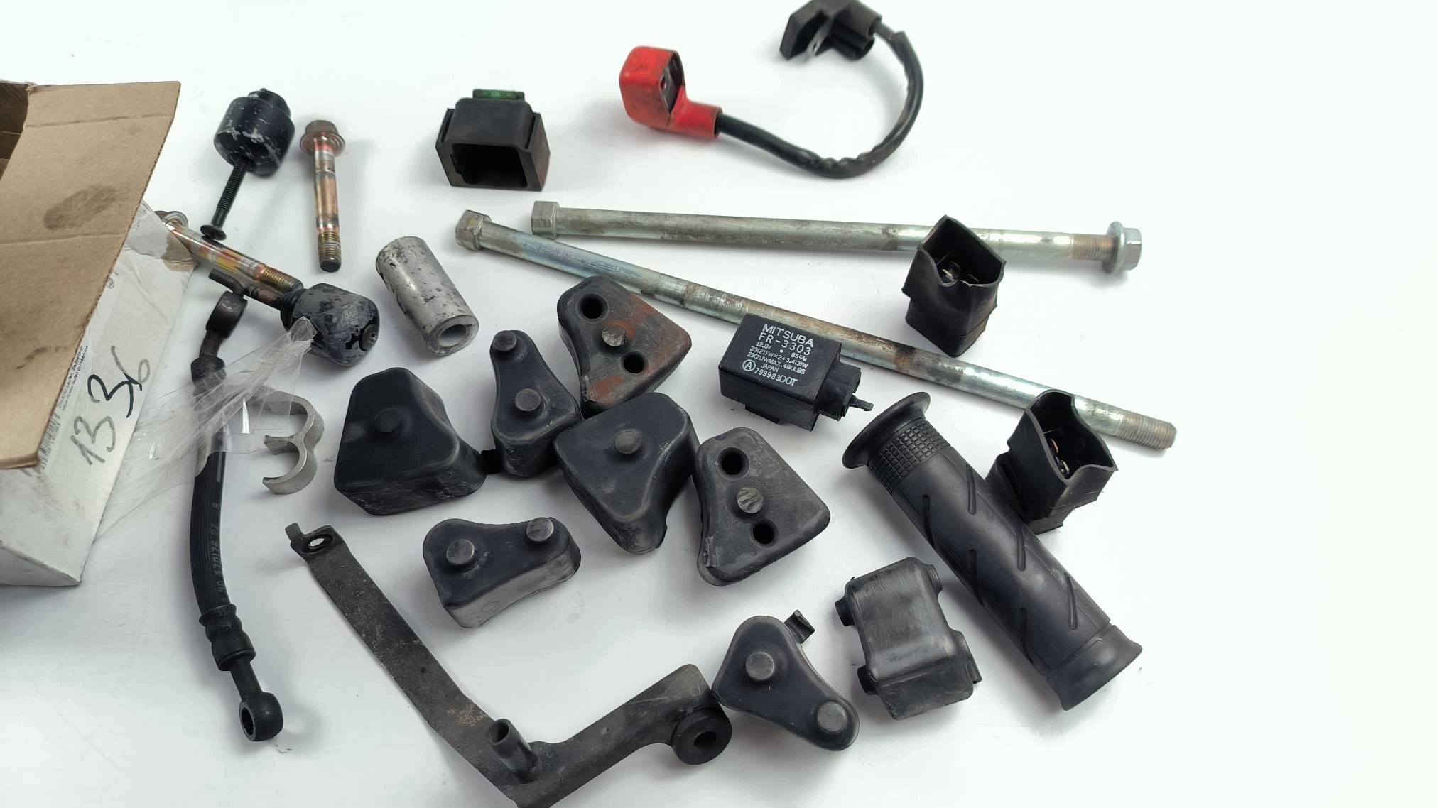 screws running board HONDA CBR 1100 XX BLACKBIRD