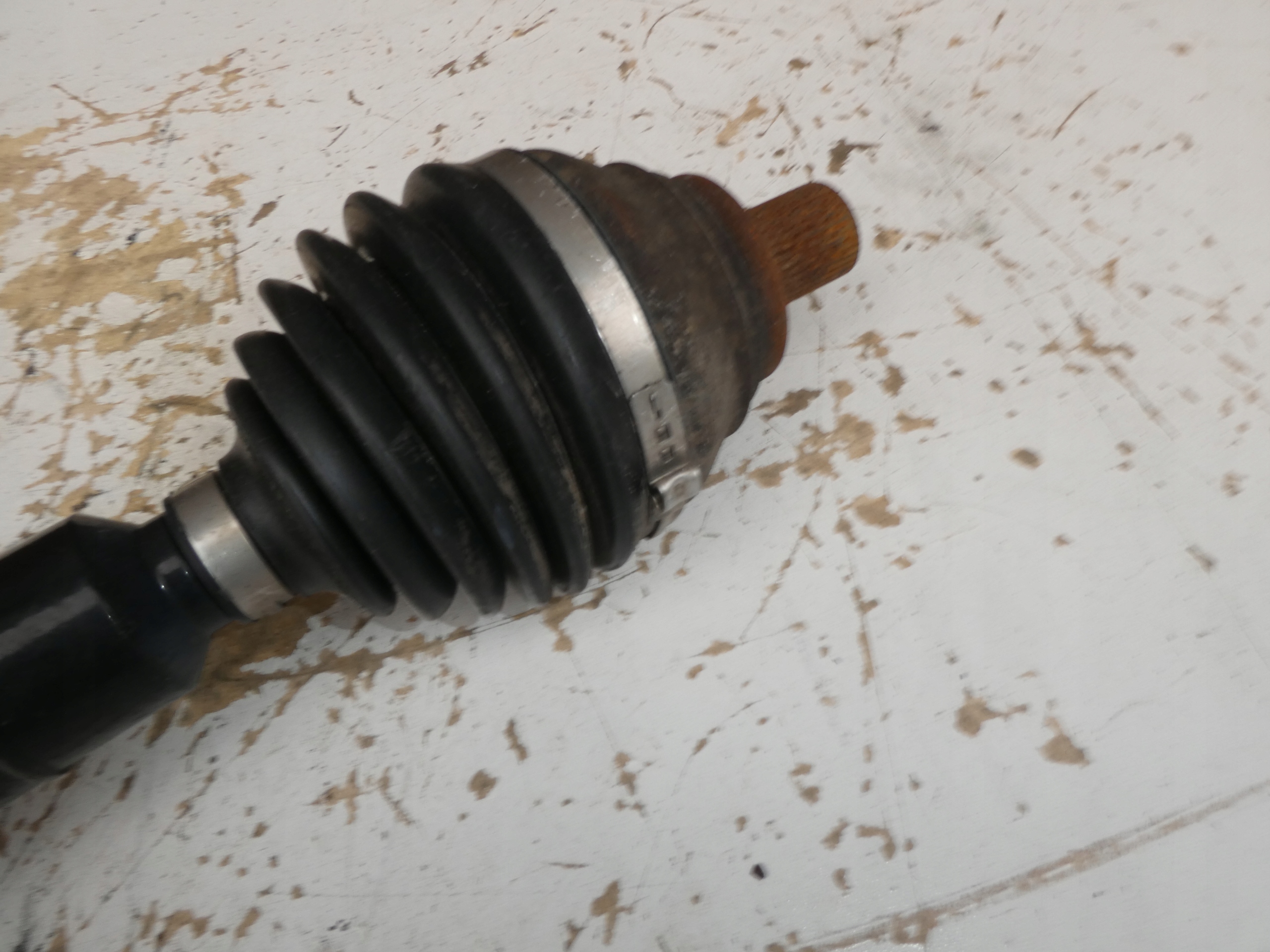 VW CADDY SKODA semi-axis right 3Q0407272AB