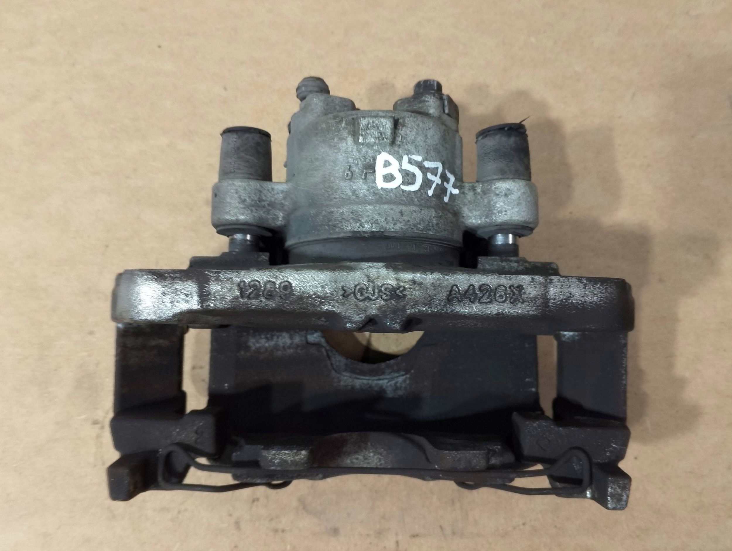 Ford Focus MK4 strmeň Brzdový predný ľavý 2B294A (B577)